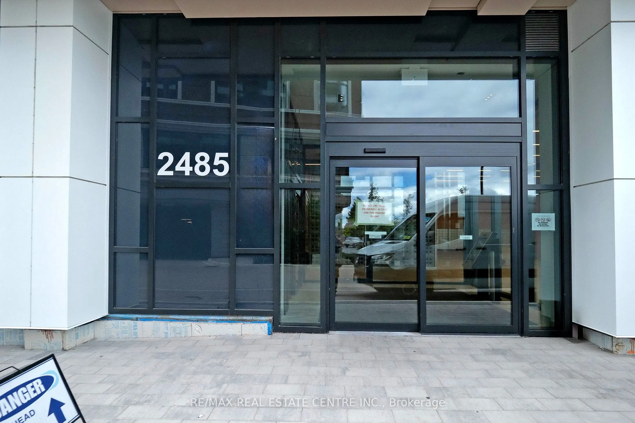 2485 Eglinton Avenue W, #1221