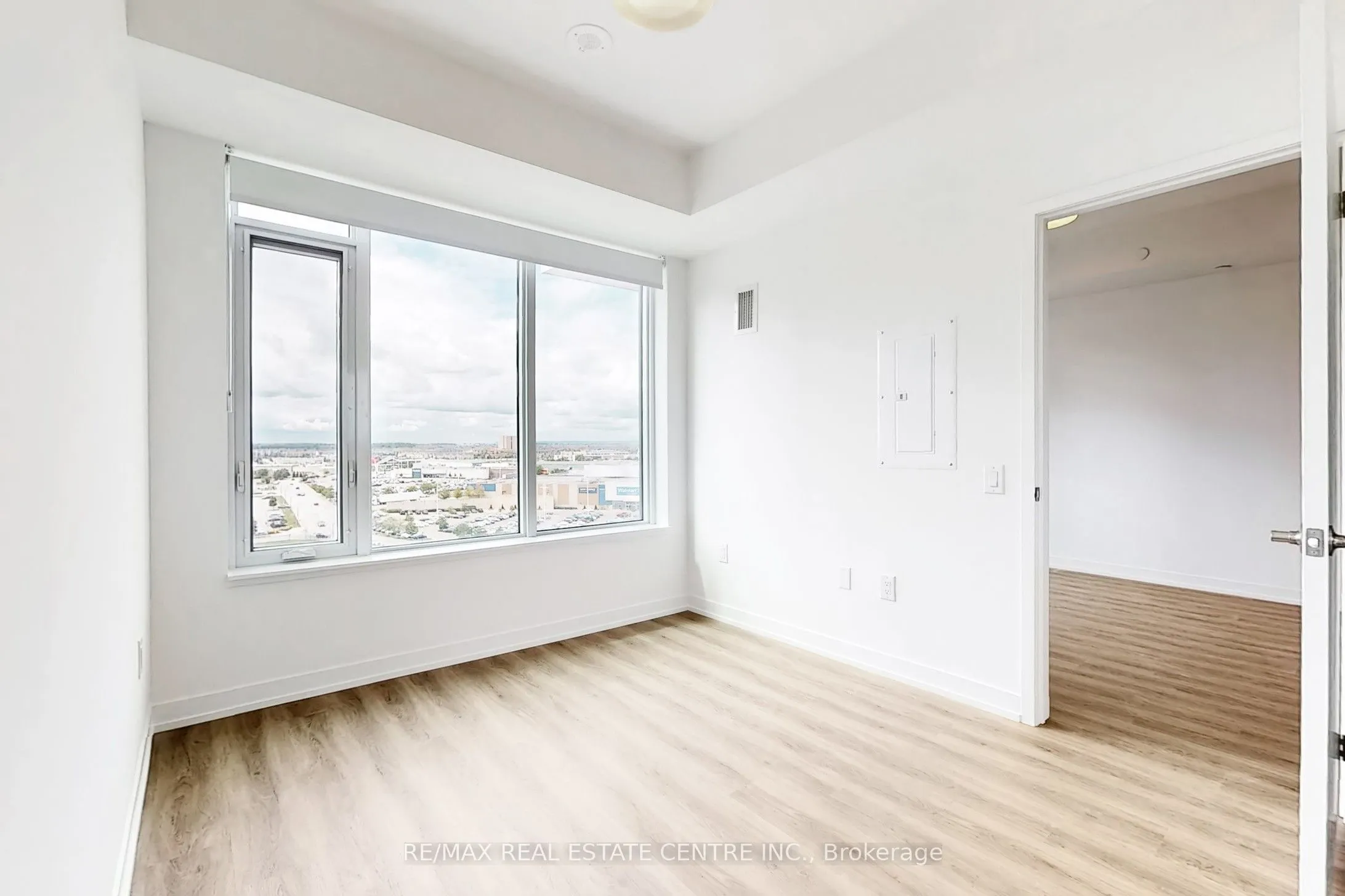 2485 Eglinton Avenue W, #1221