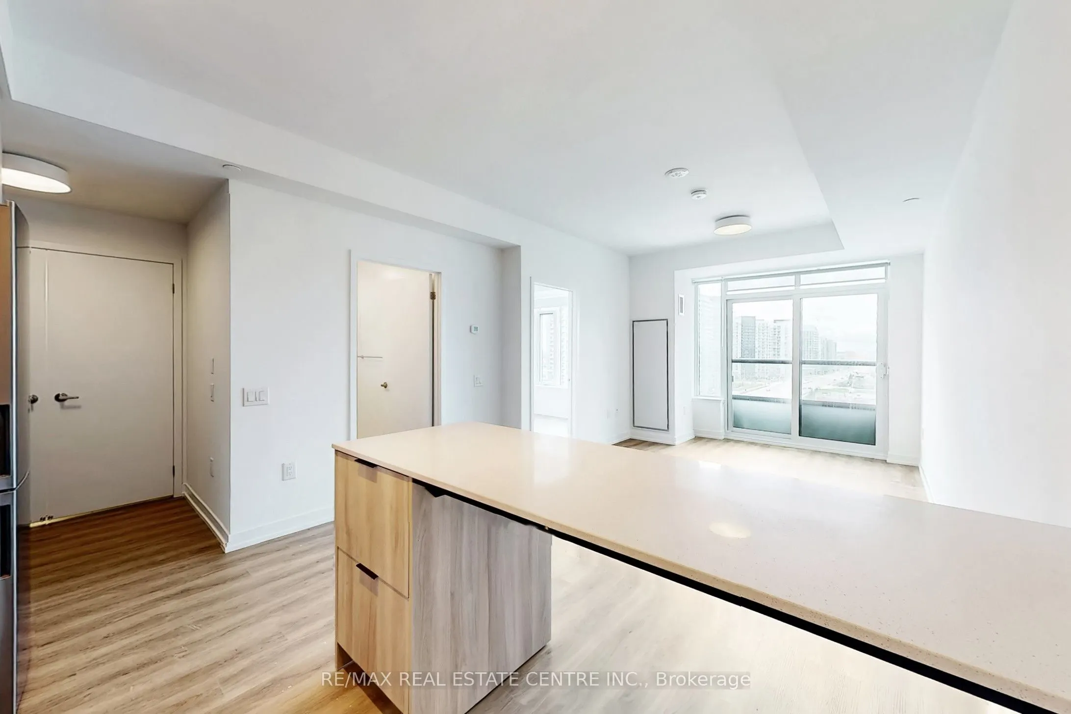 2485 Eglinton Avenue W, #1221