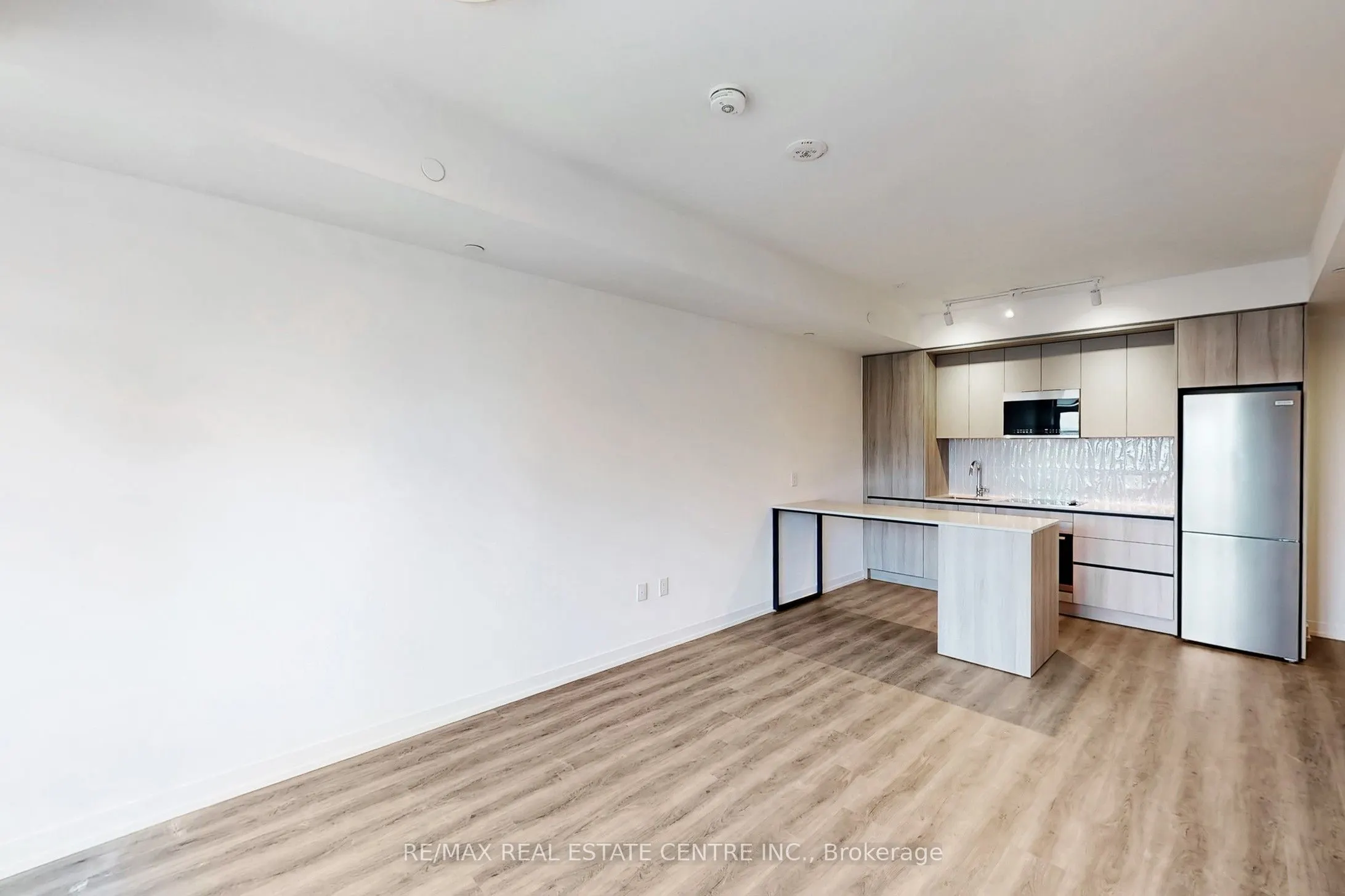 2485 Eglinton Avenue W, #1221