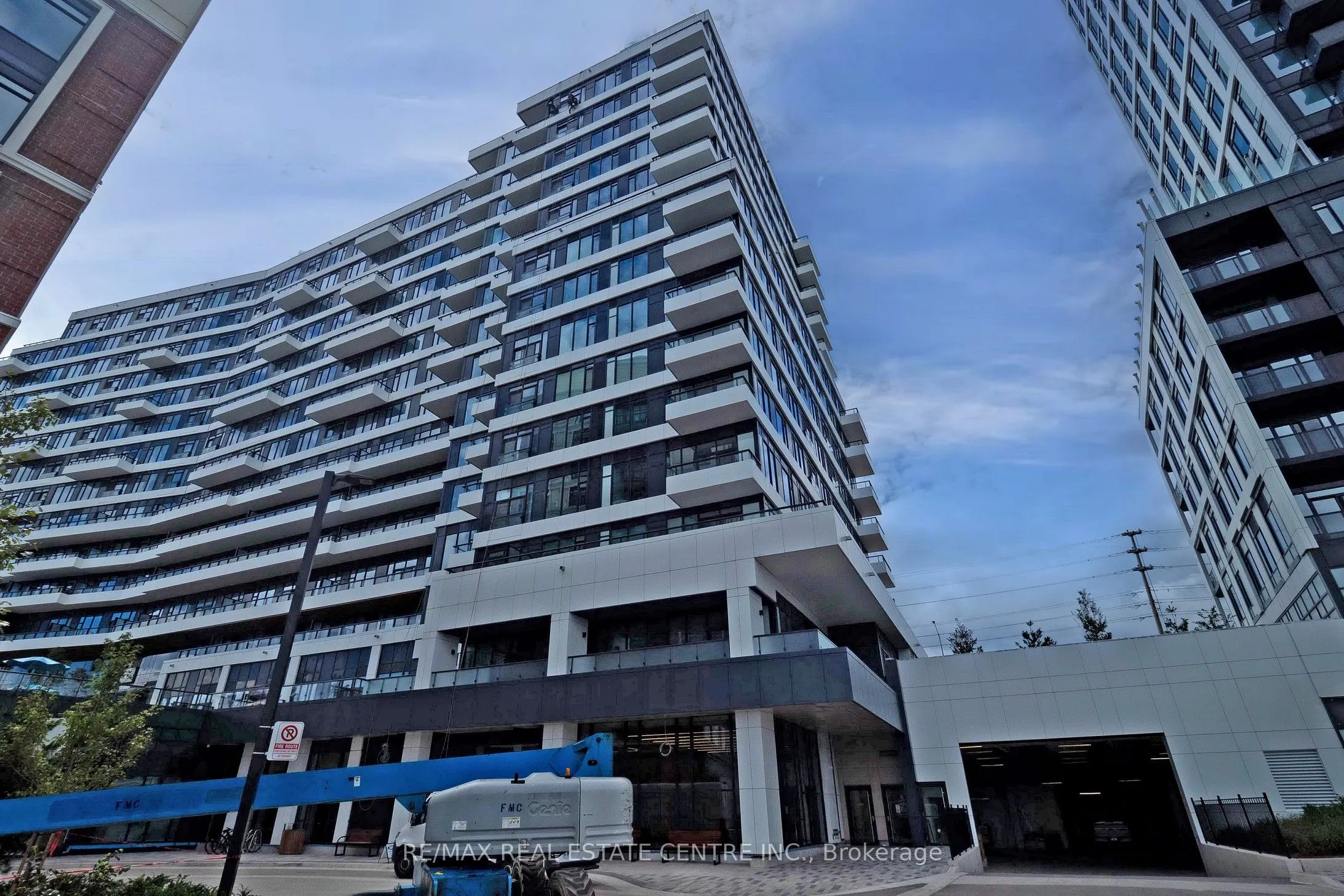 2485 Eglinton Avenue W, #1221