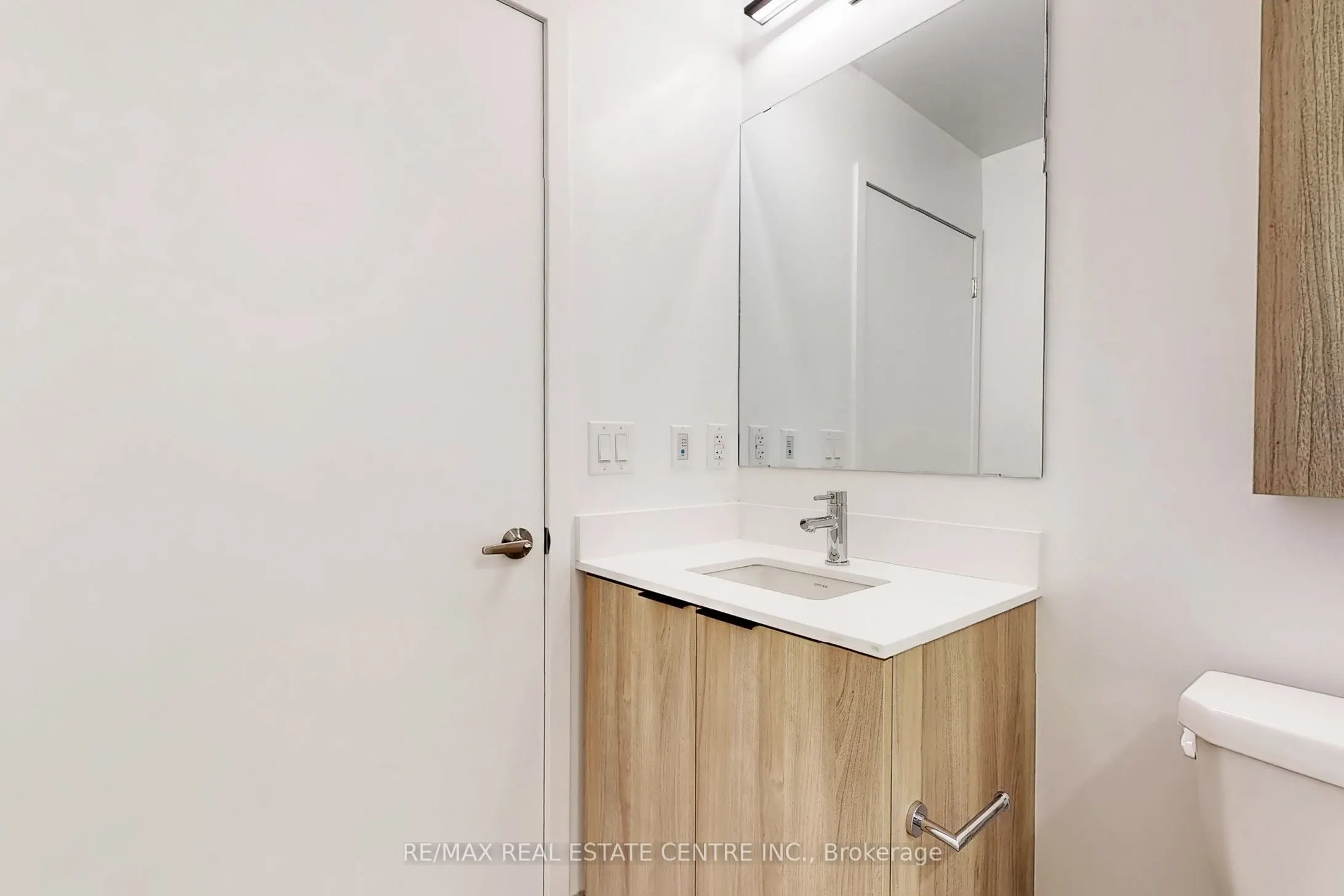 2485 Eglinton Avenue W, #1221