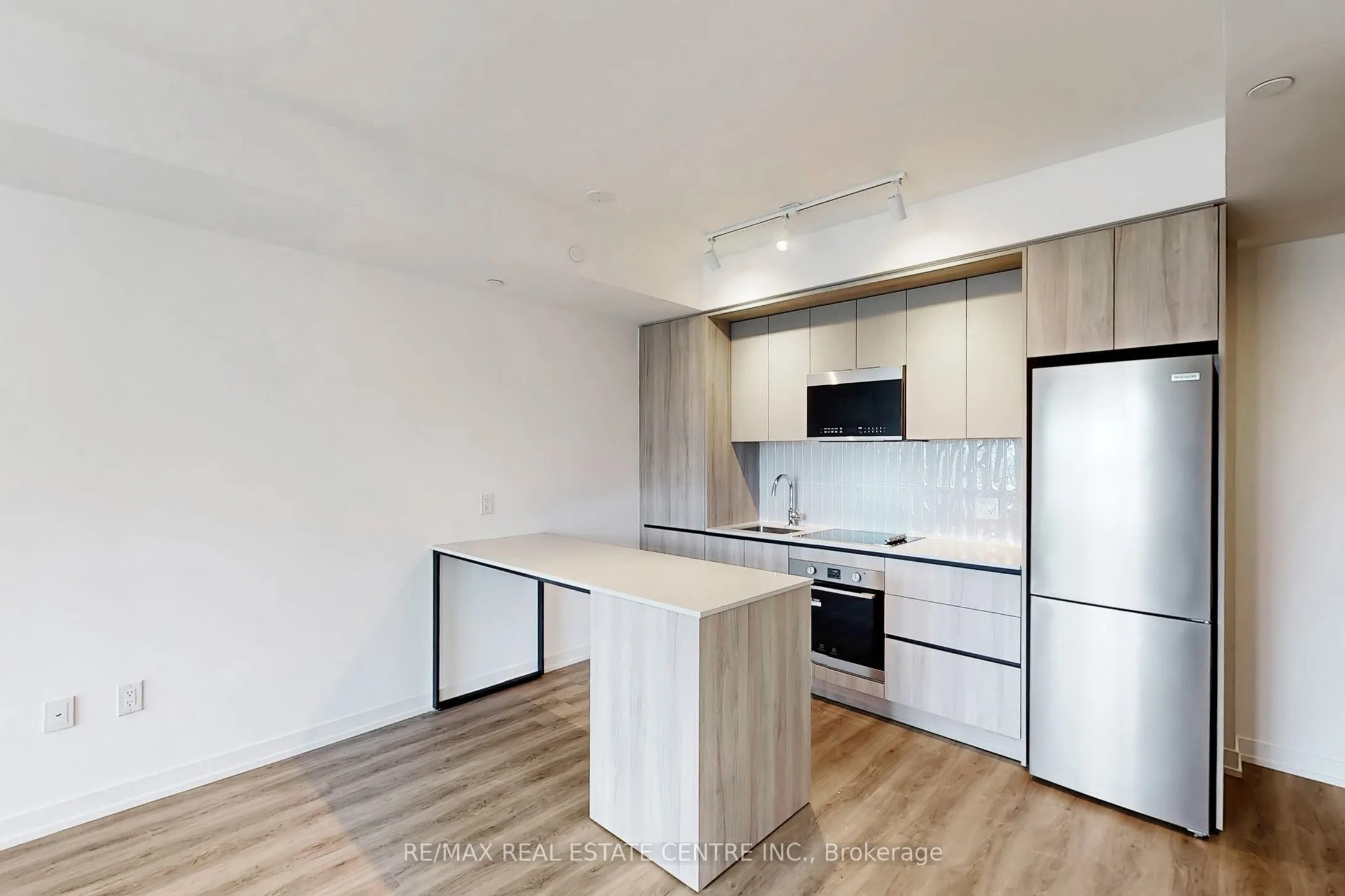 2485 Eglinton Avenue W, #1221