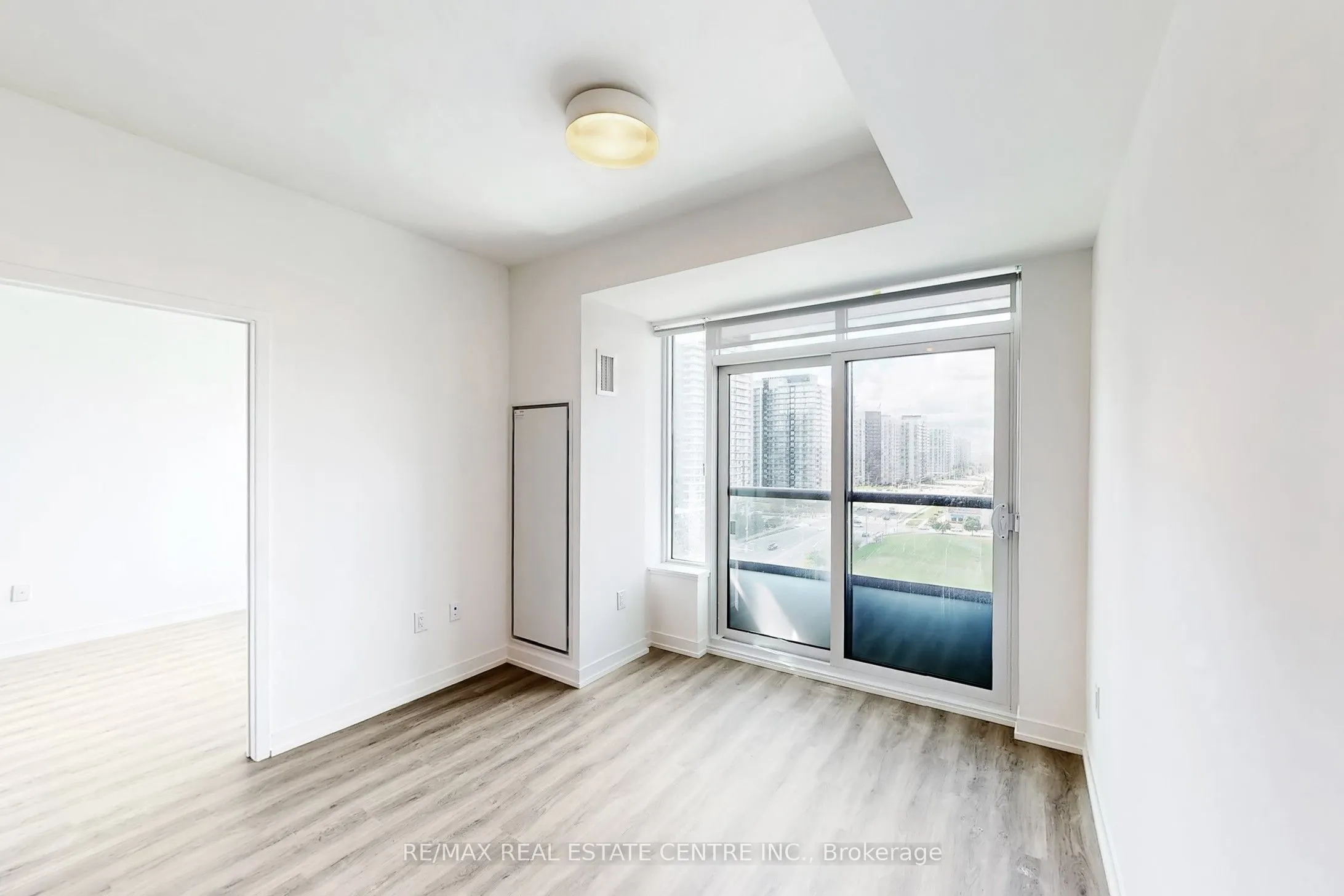 2485 Eglinton Avenue W, #1221