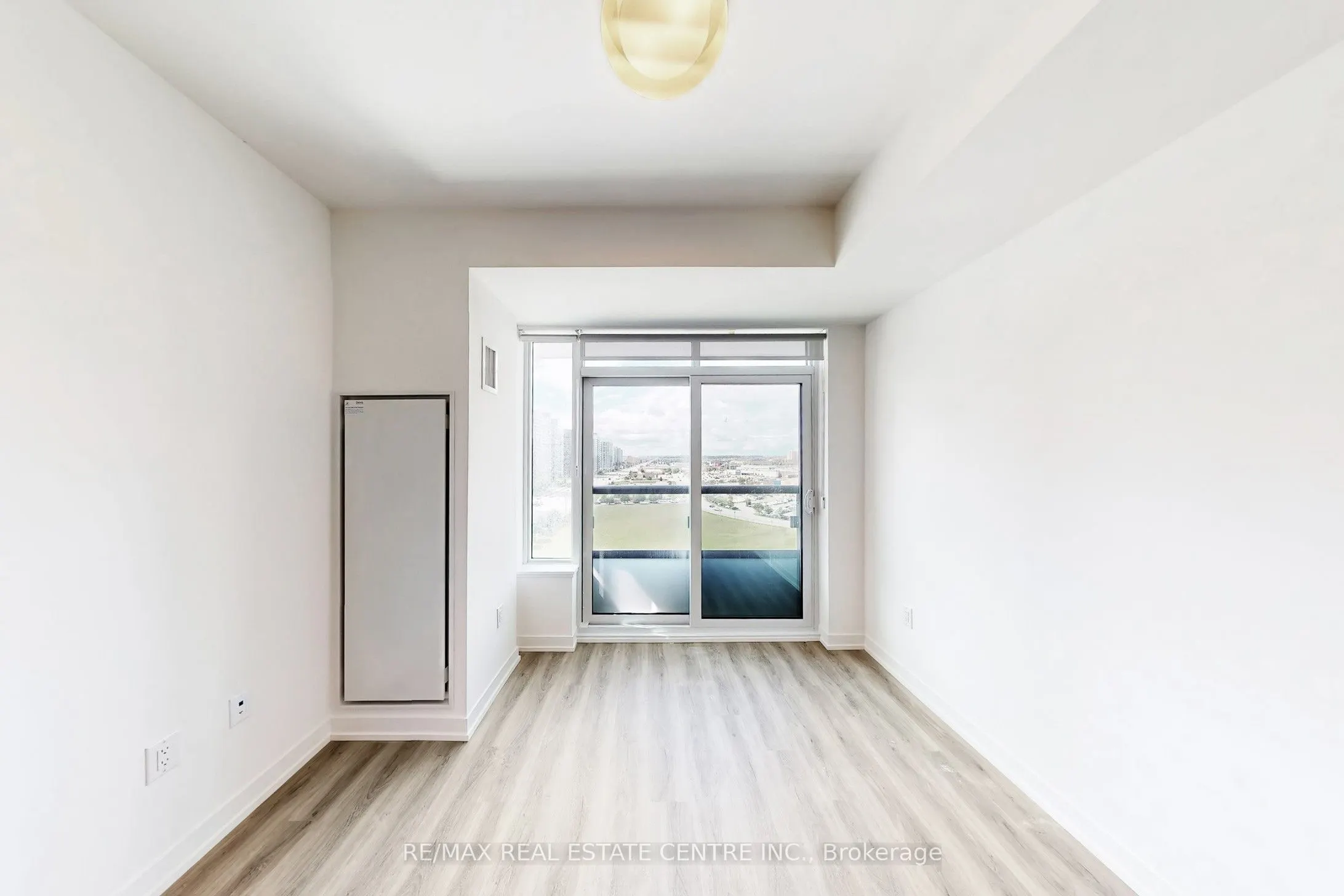 2485 Eglinton Avenue W, #1221
