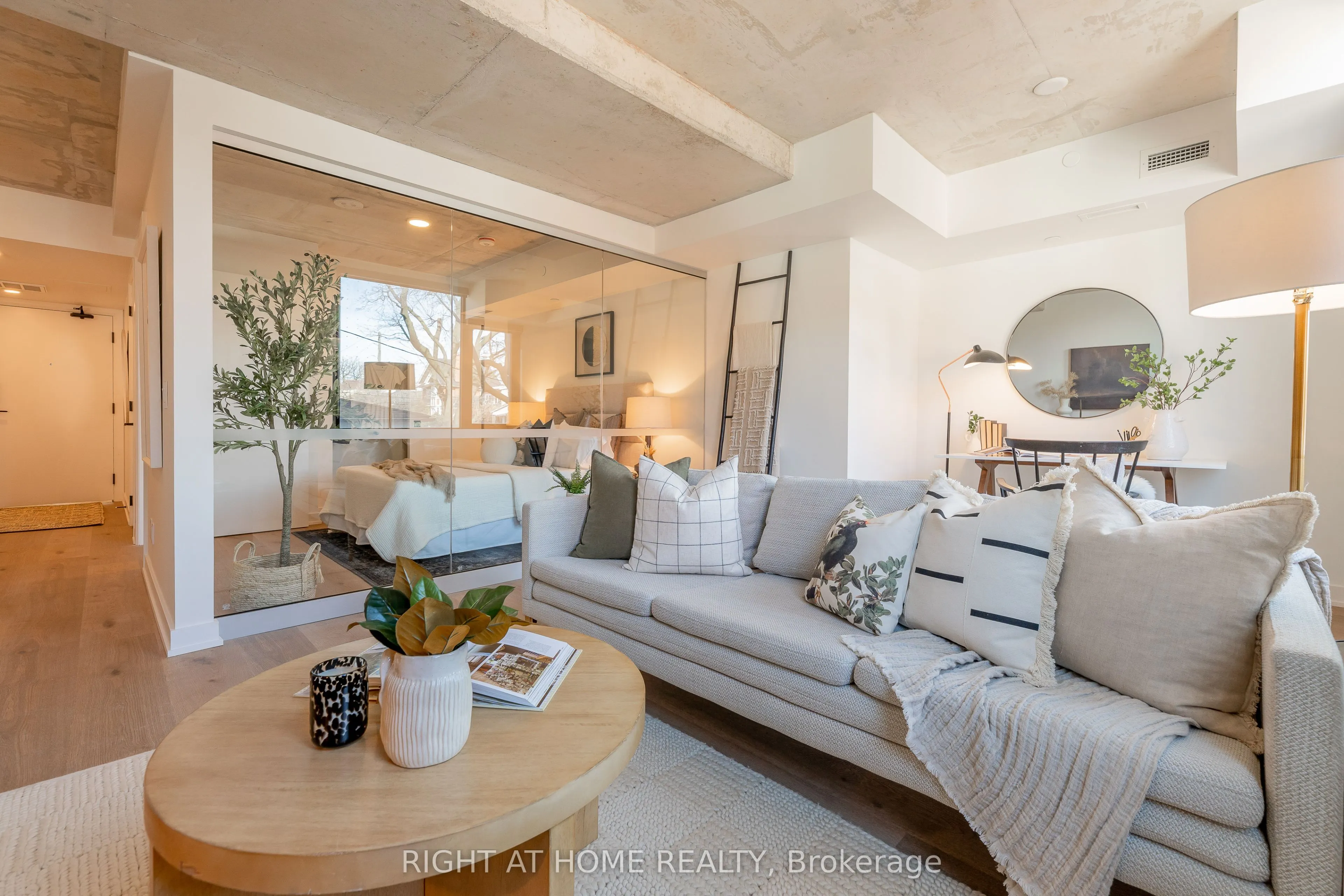 7 Fairbank Avenue W, #206
