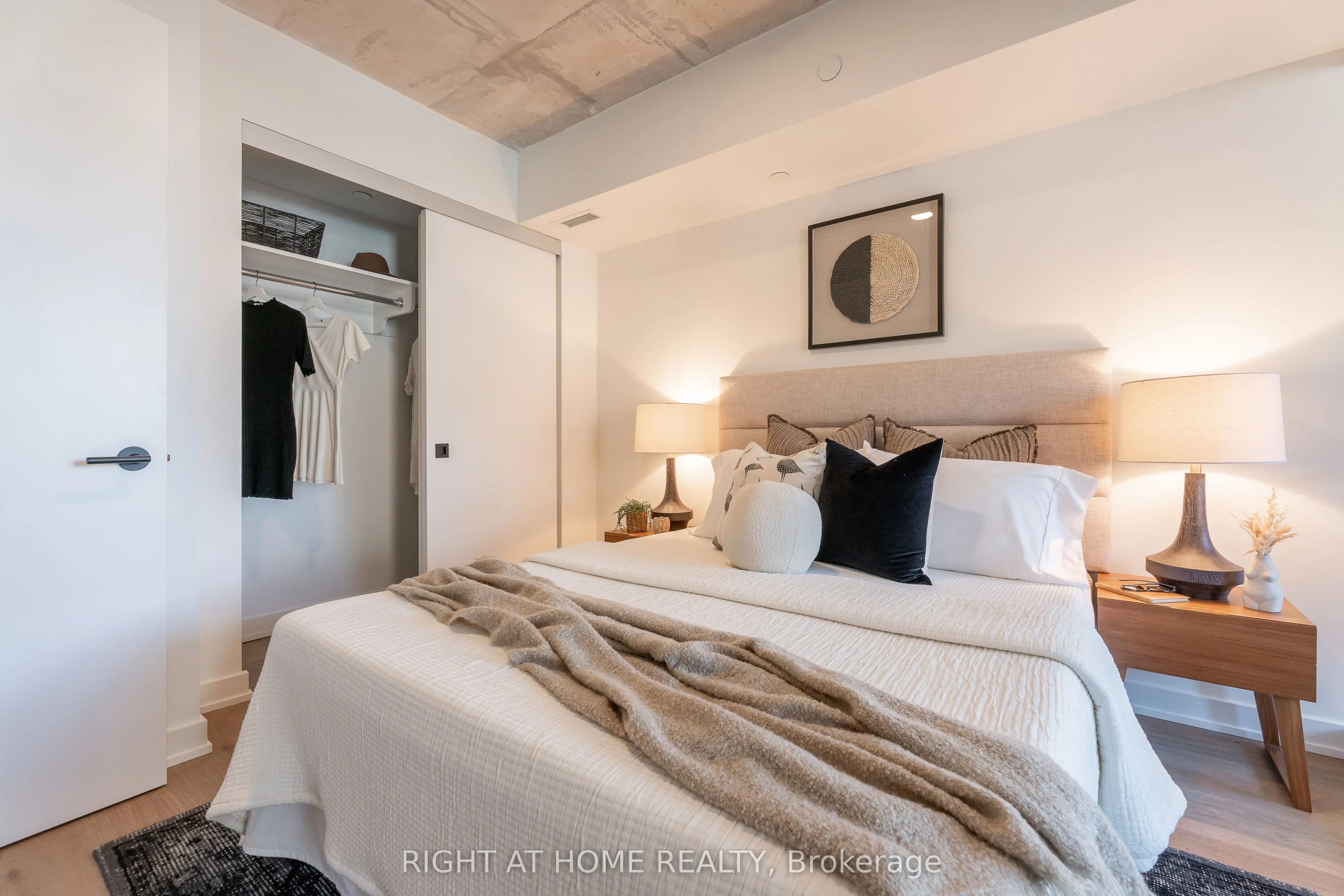 7 Fairbank Avenue W, #206