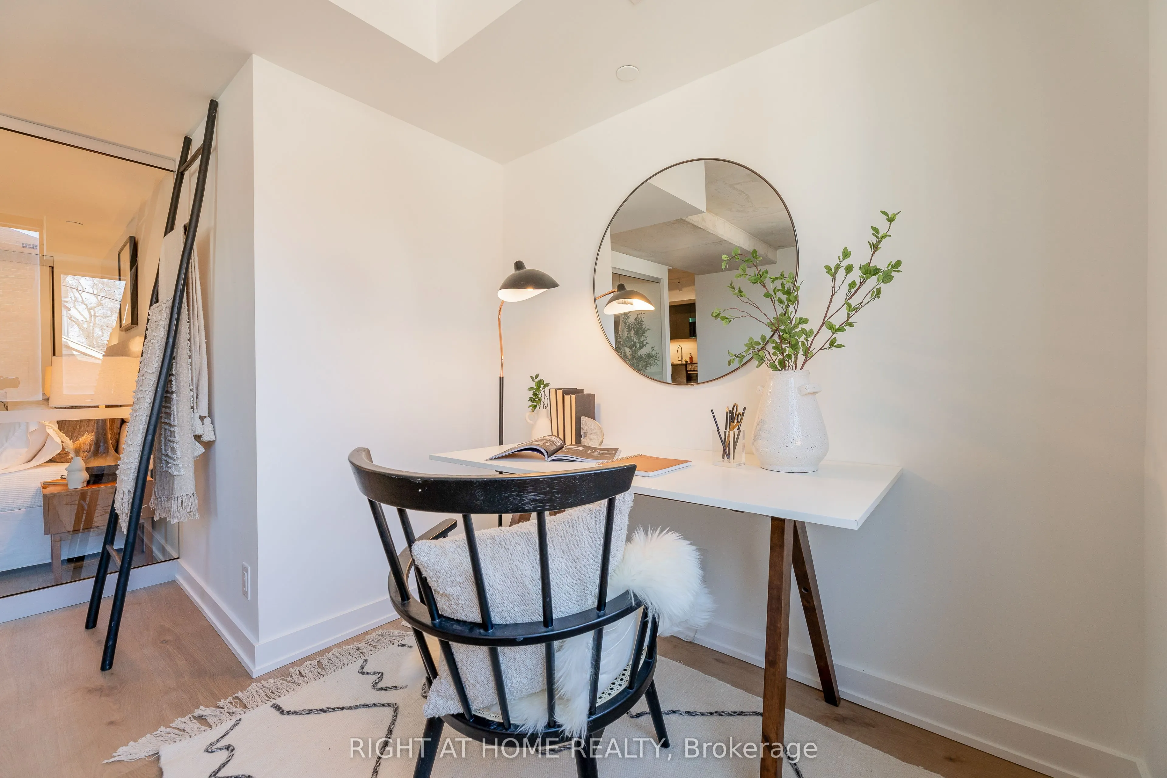 7 Fairbank Avenue W, #206