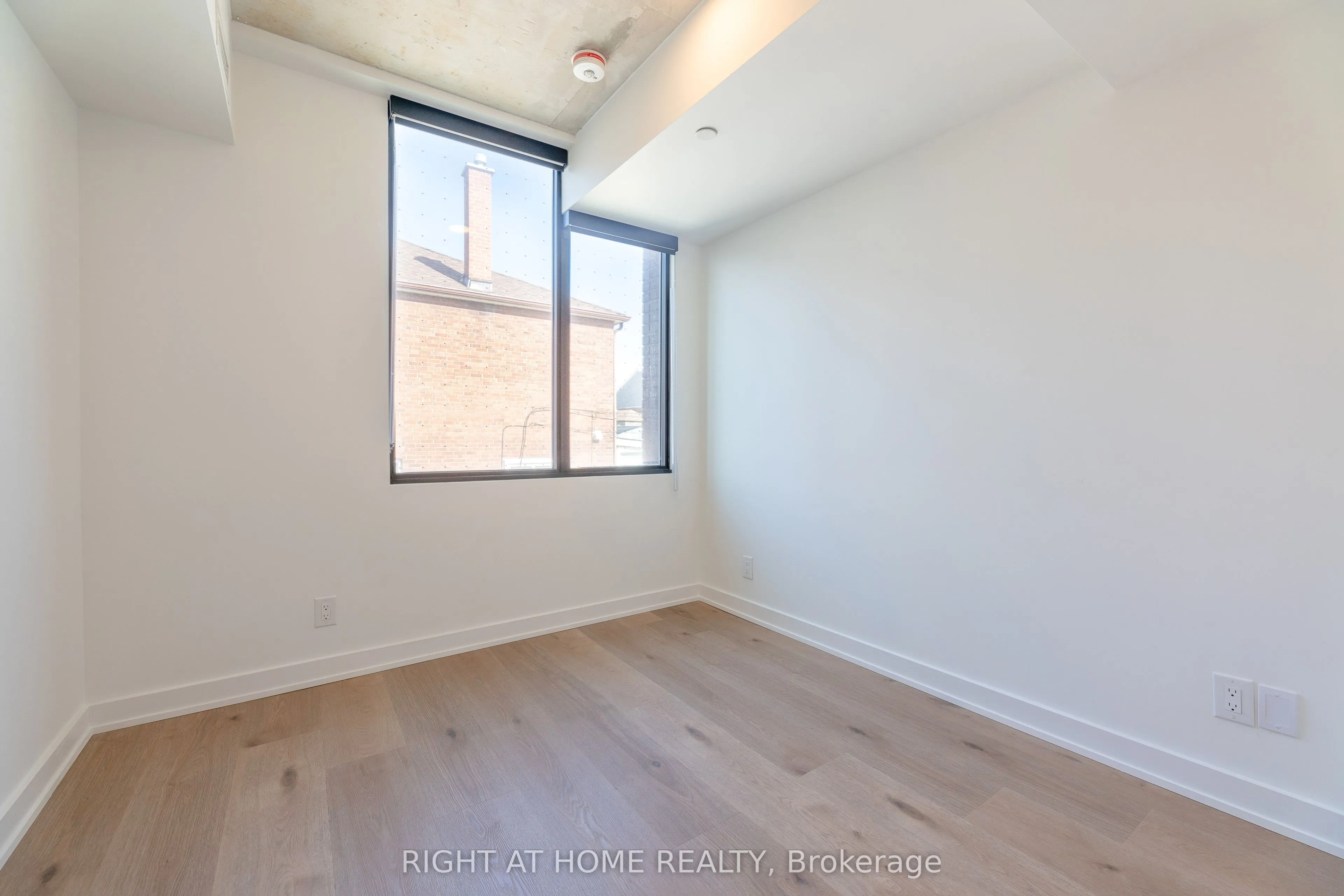 7 Fairbank Avenue W, #206