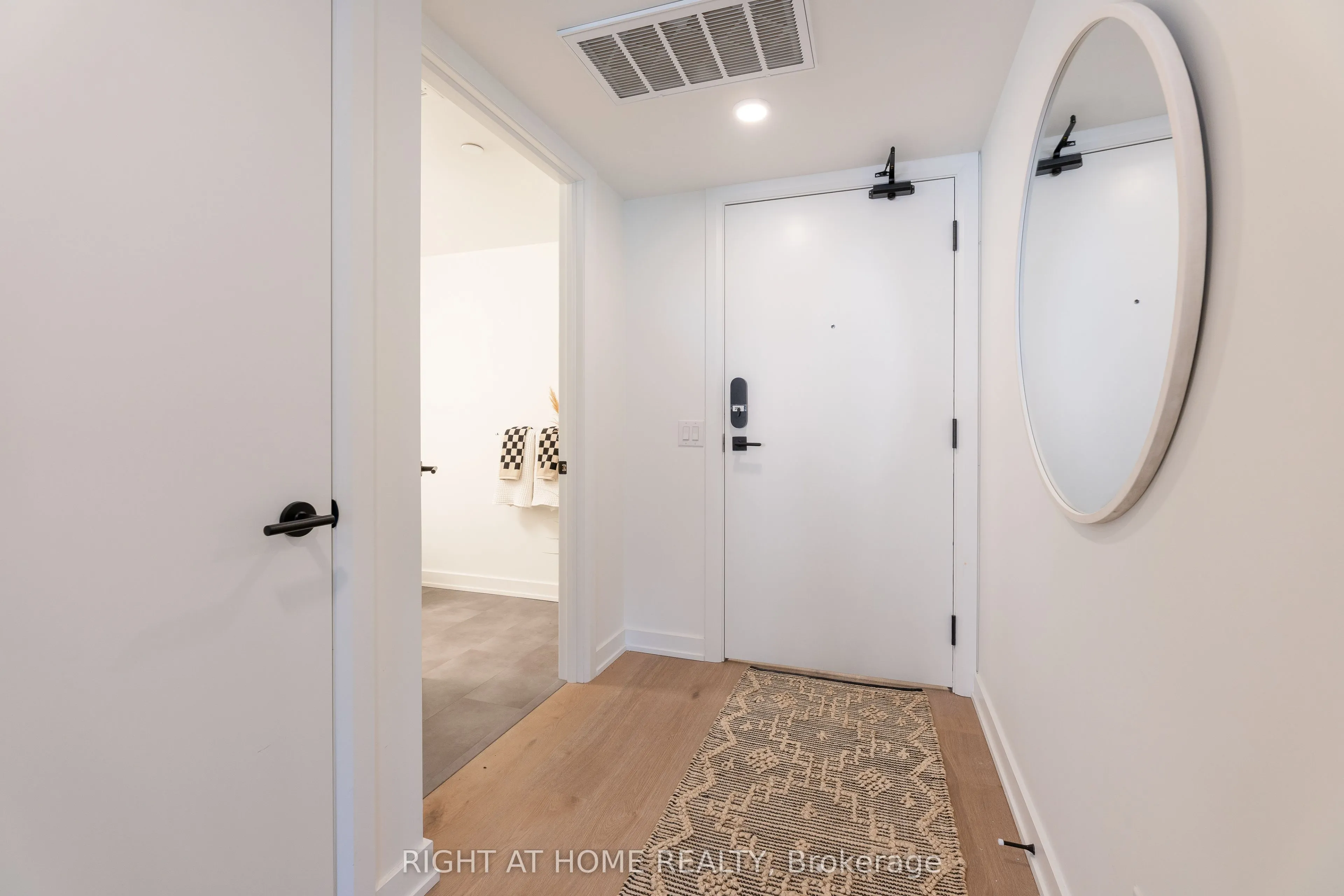 7 Fairbank Avenue W, #206