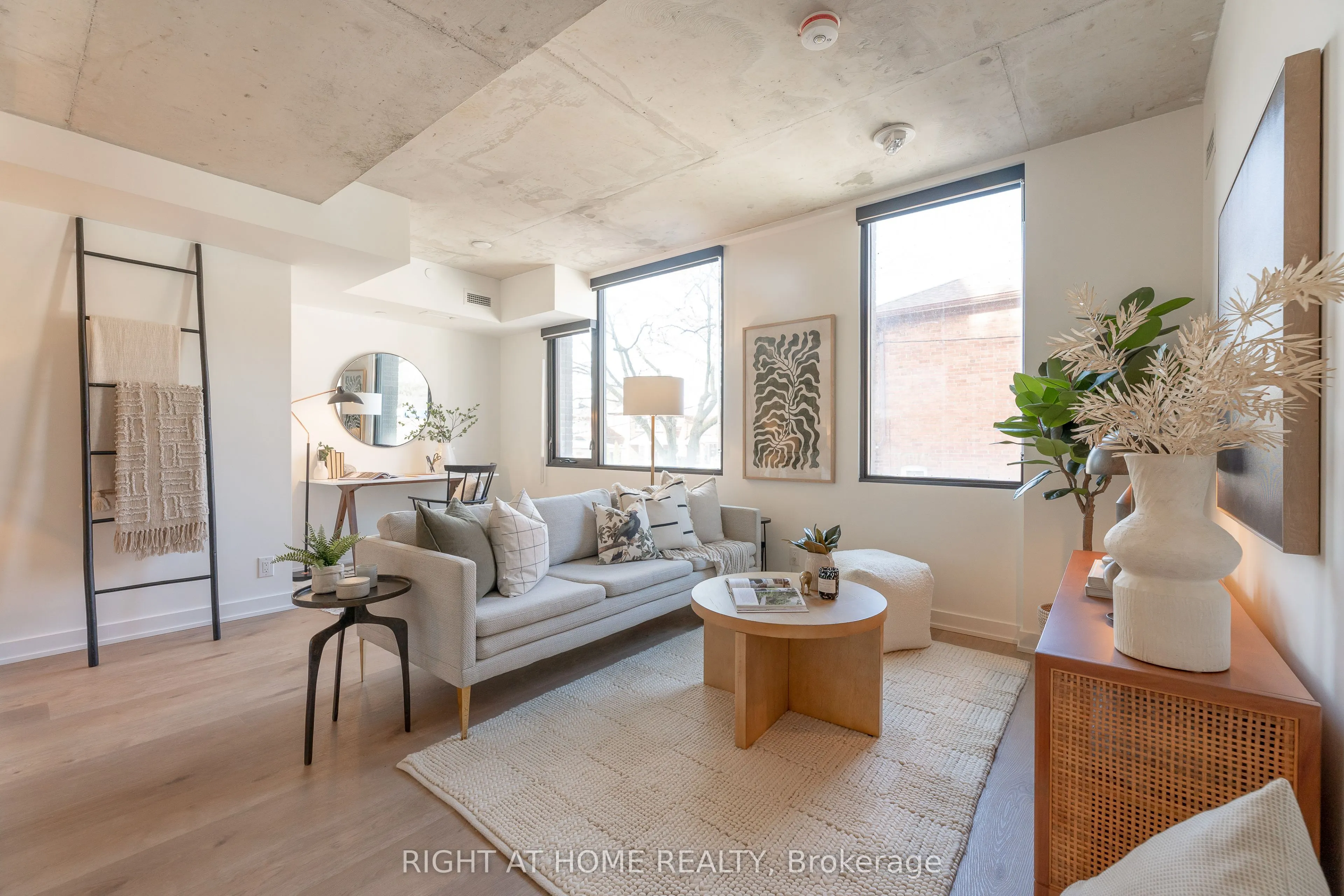 7 Fairbank Avenue W, #206