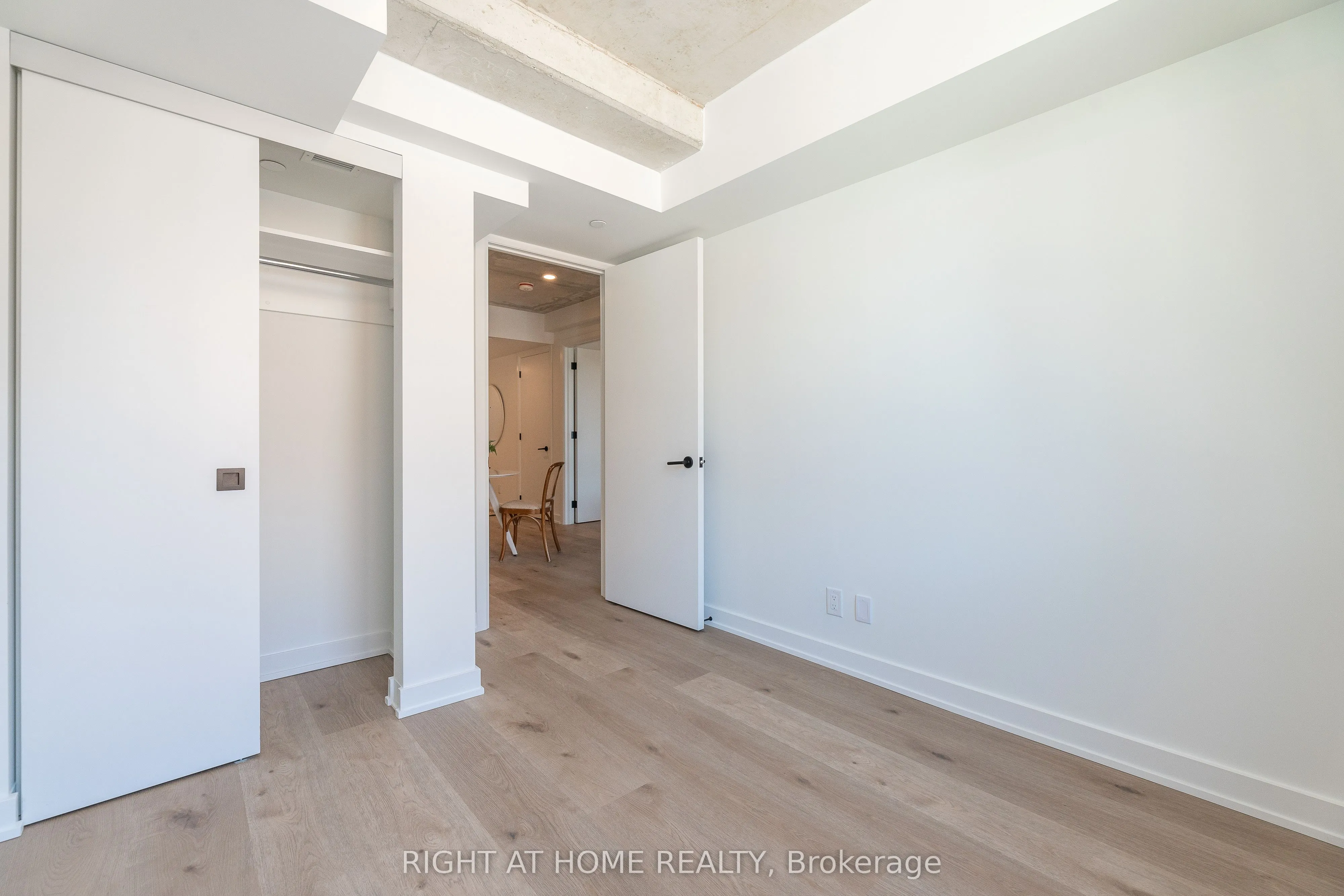 7 Fairbank Avenue W, #206