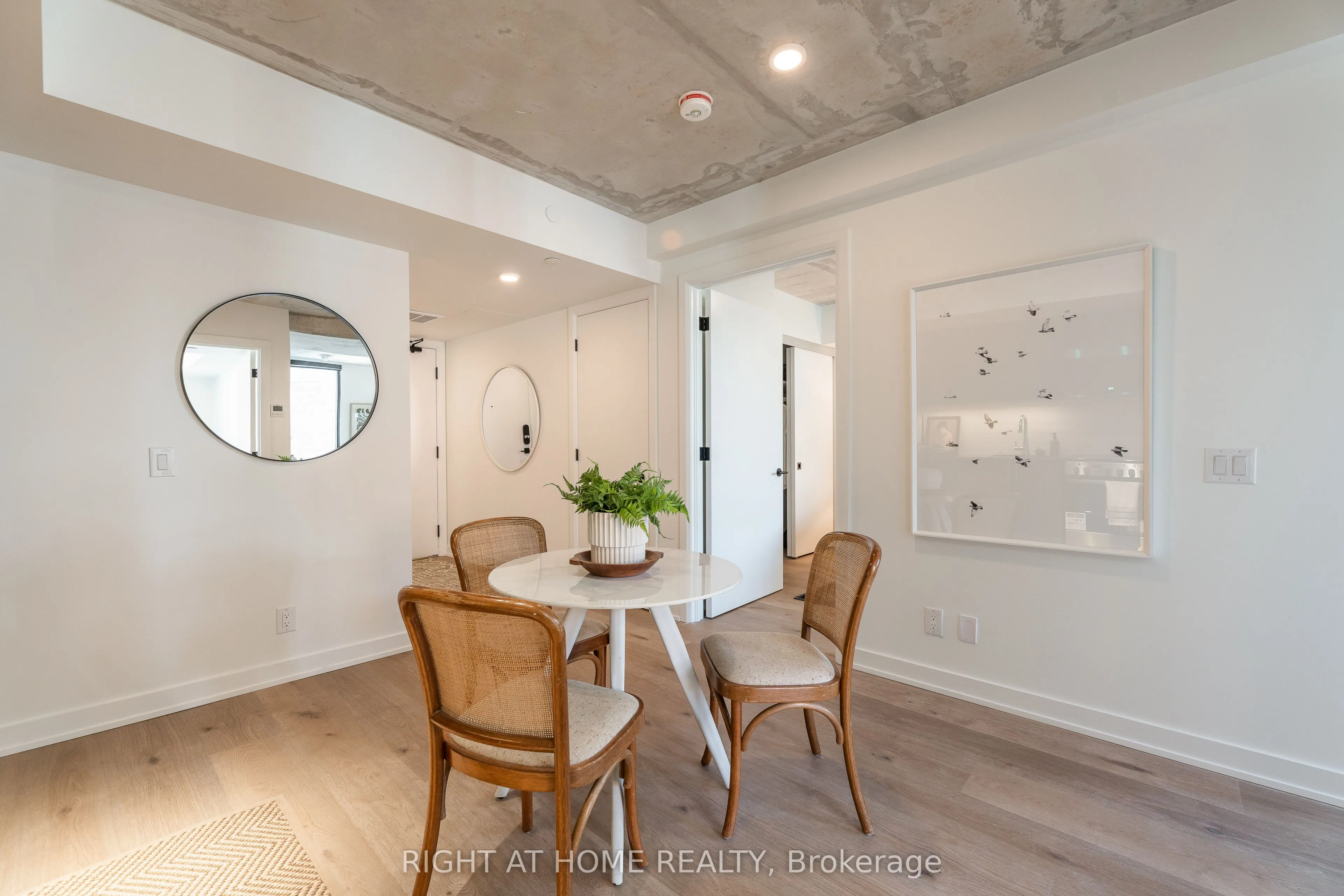 7 Fairbank Avenue W, #206