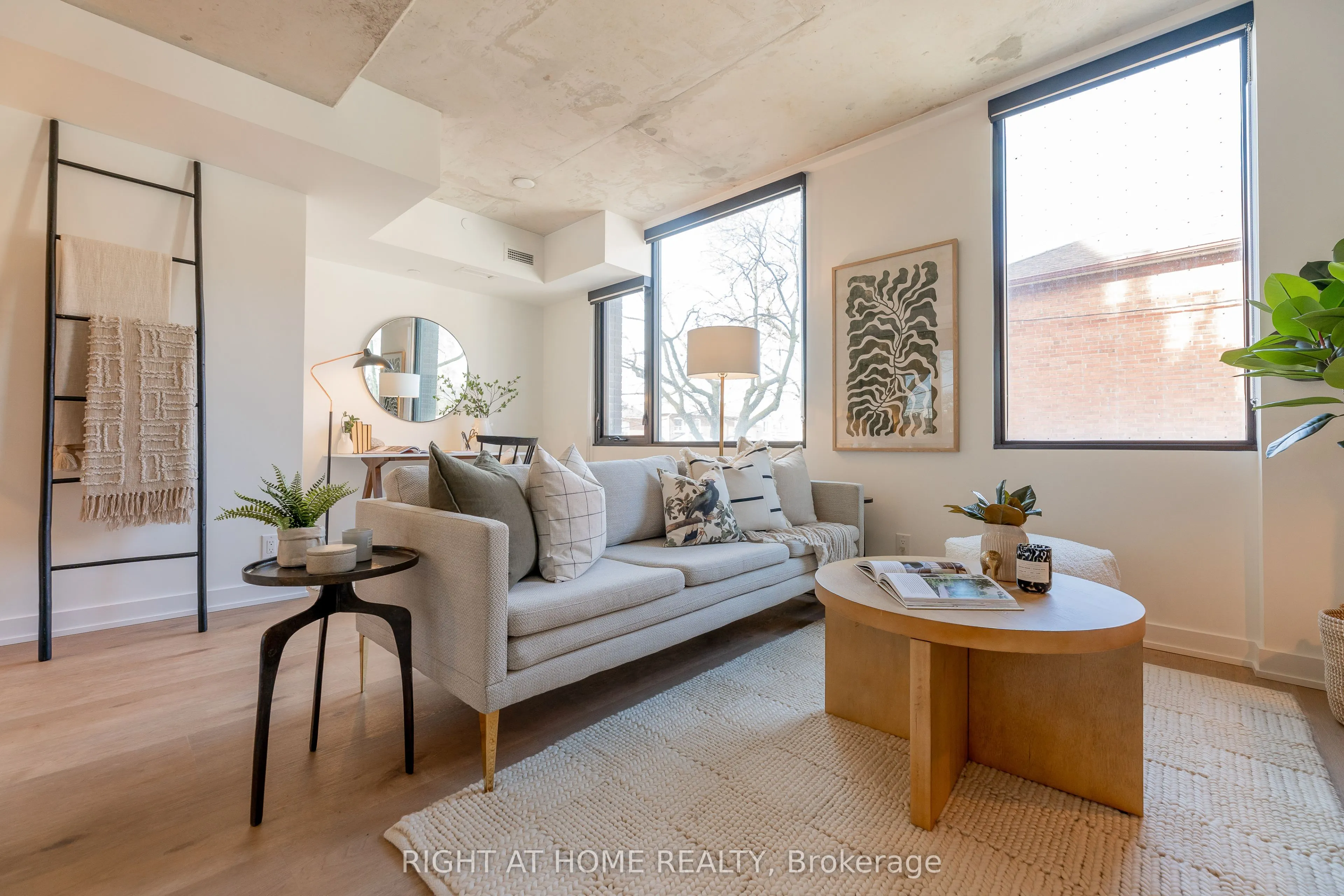 7 Fairbank Avenue W, #206