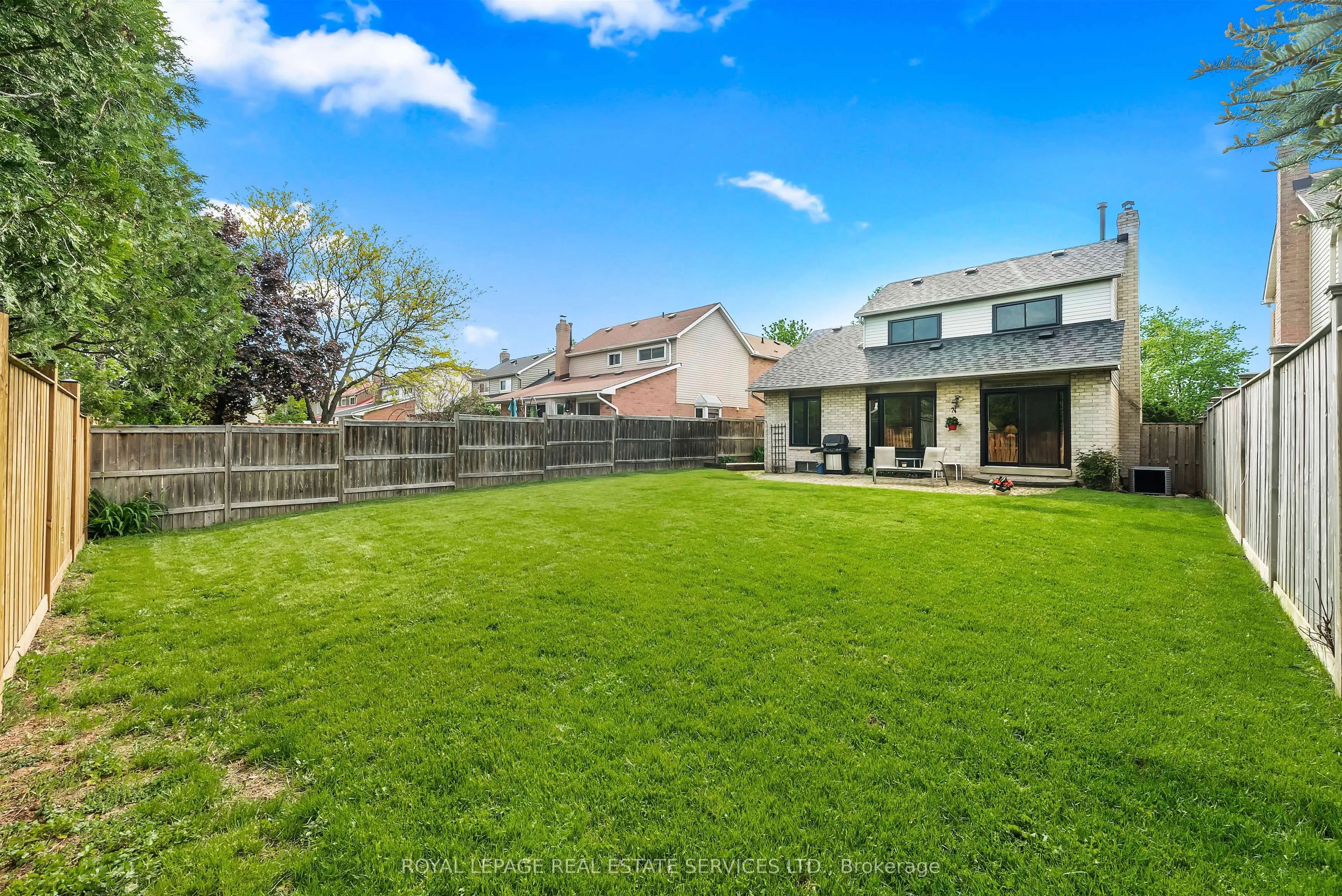 1529 Greenbriar Drive