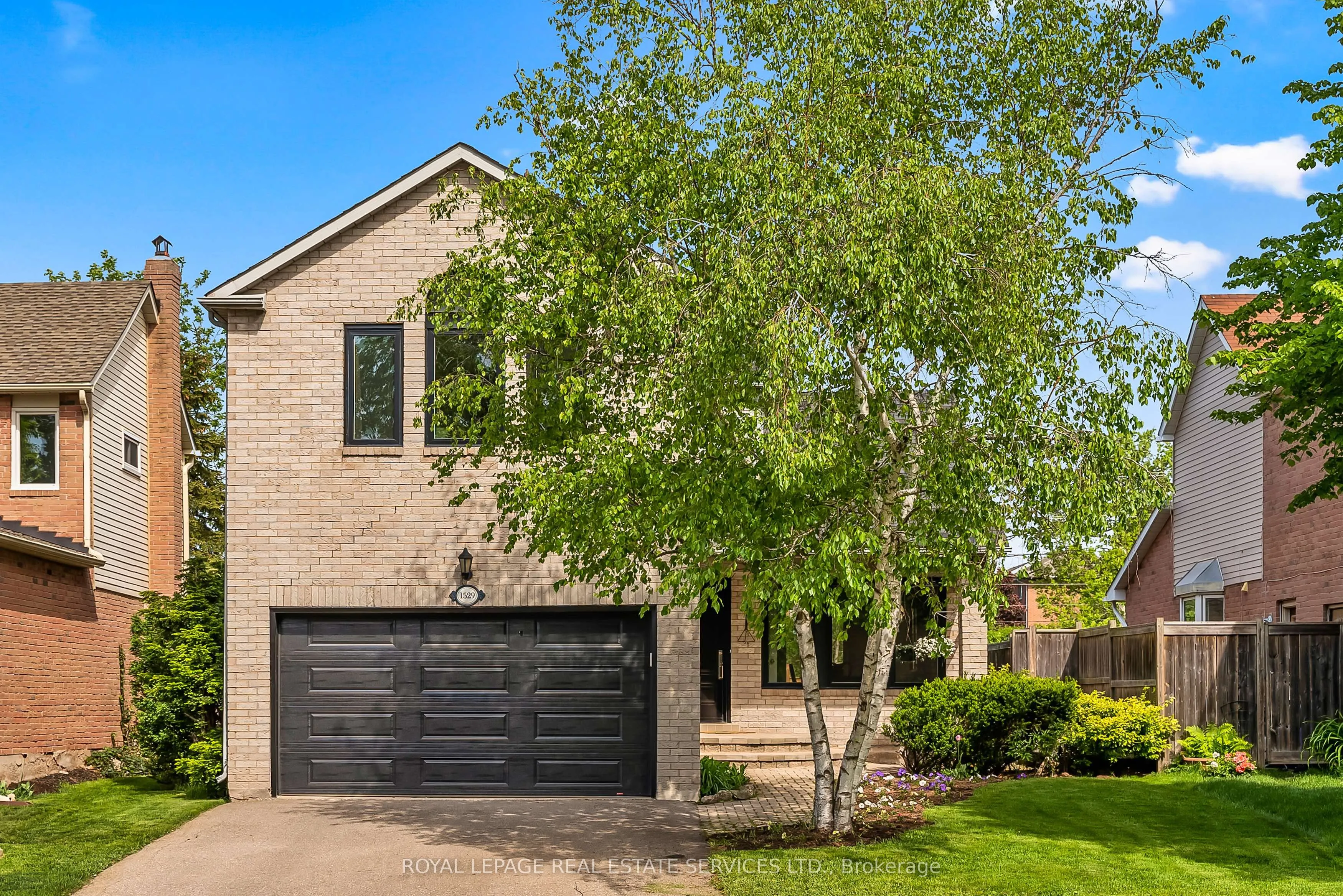 1529 Greenbriar Drive