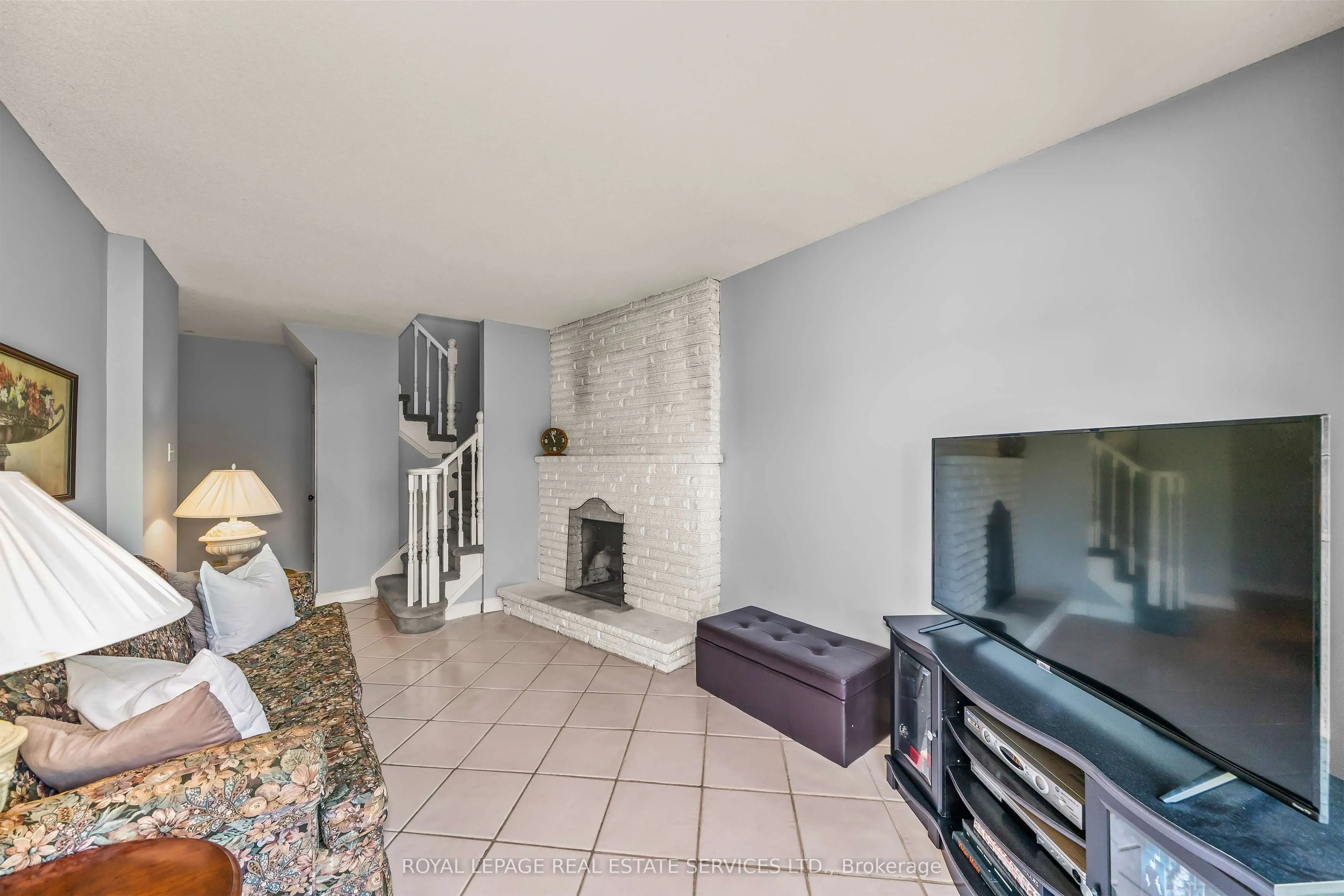 1529 Greenbriar Drive