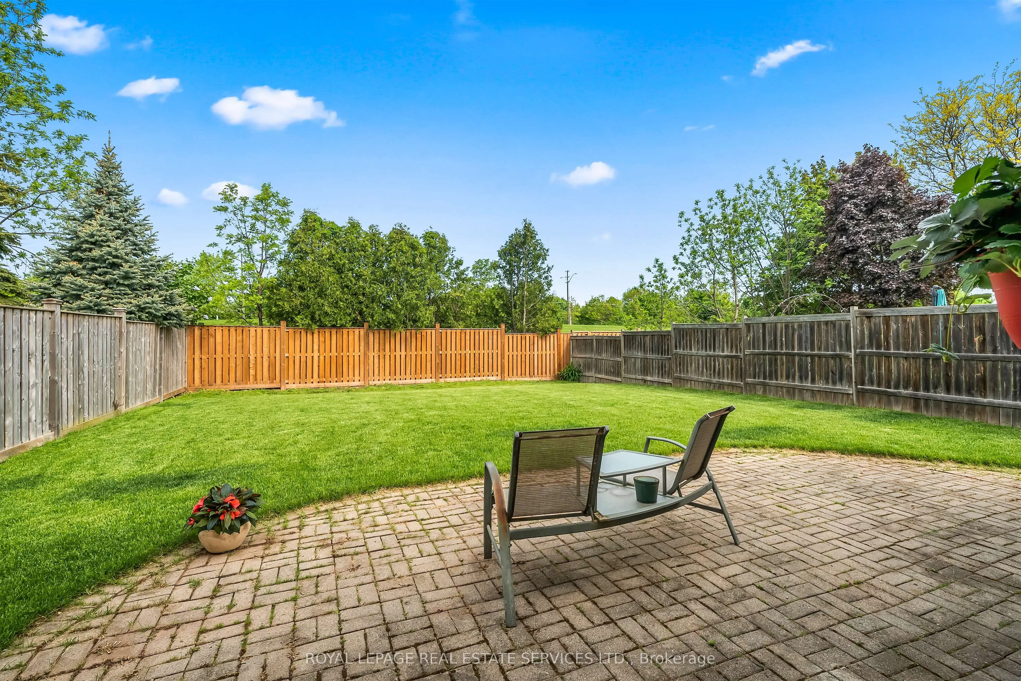 1529 Greenbriar Drive