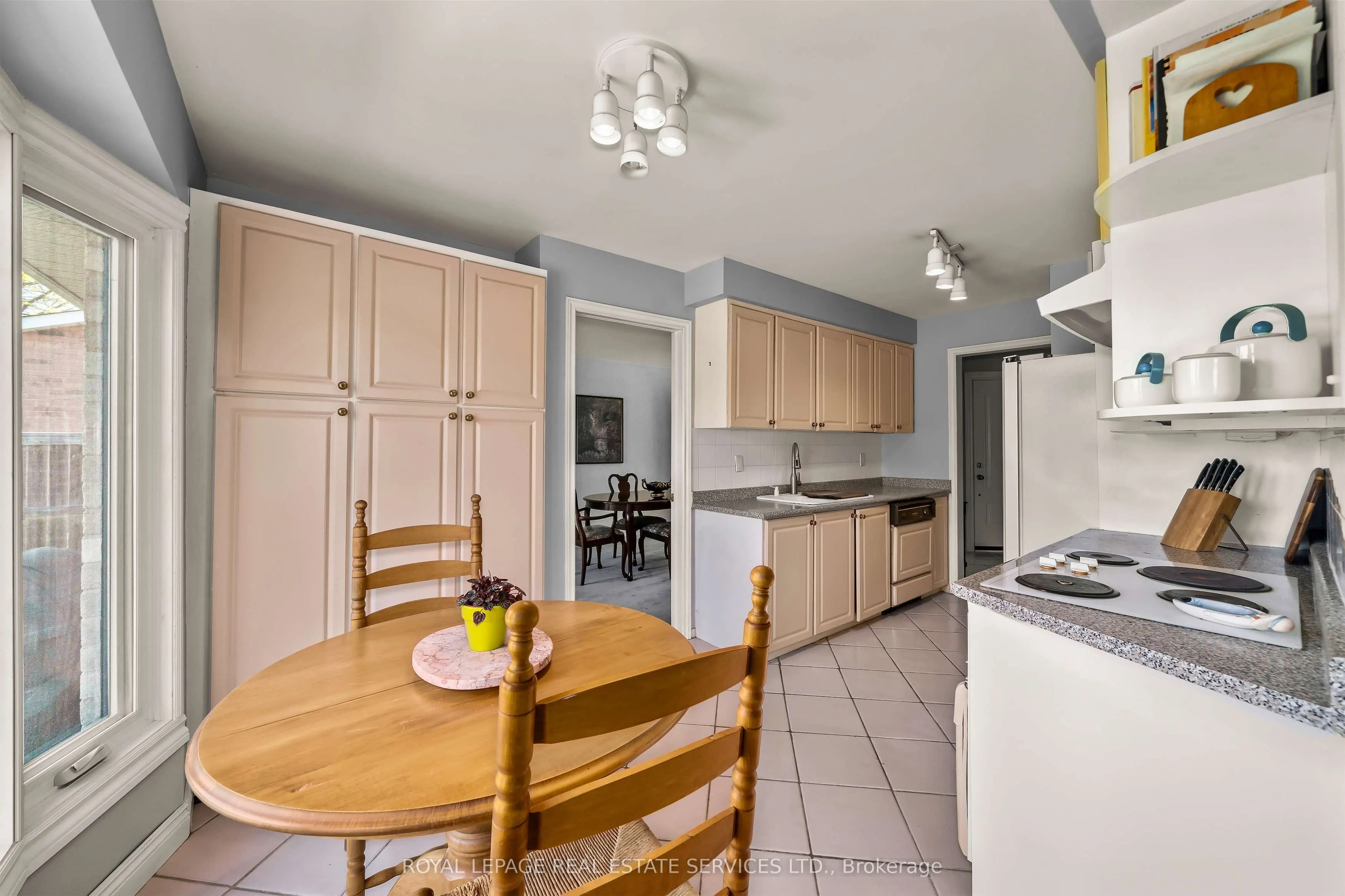1529 Greenbriar Drive