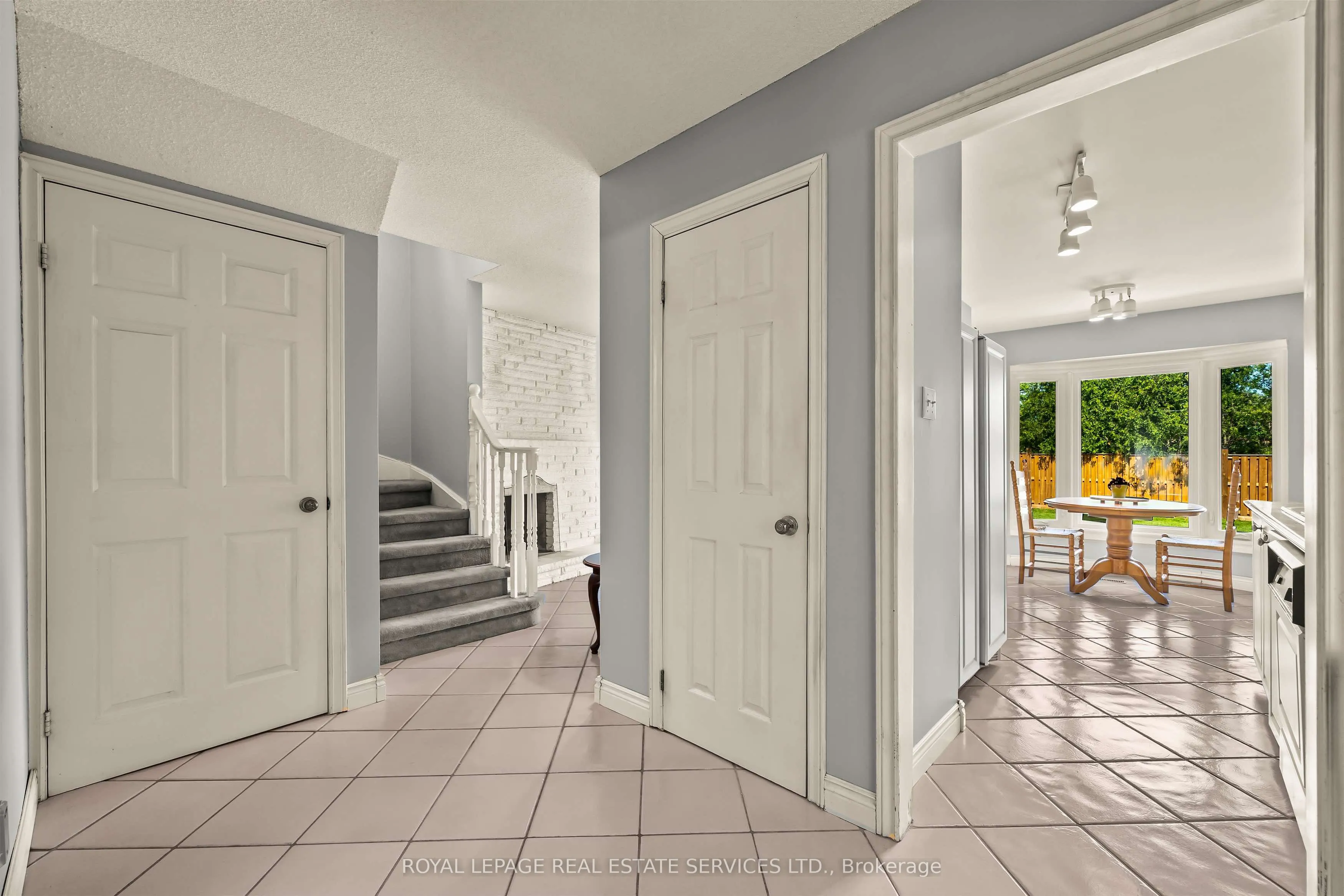 1529 Greenbriar Drive