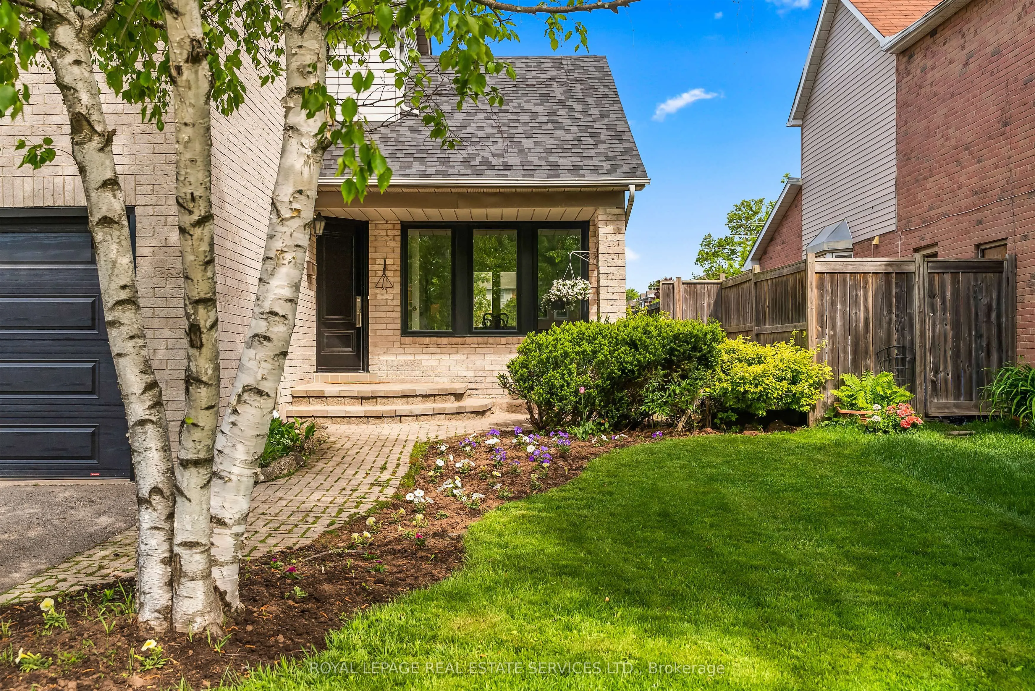 1529 Greenbriar Drive