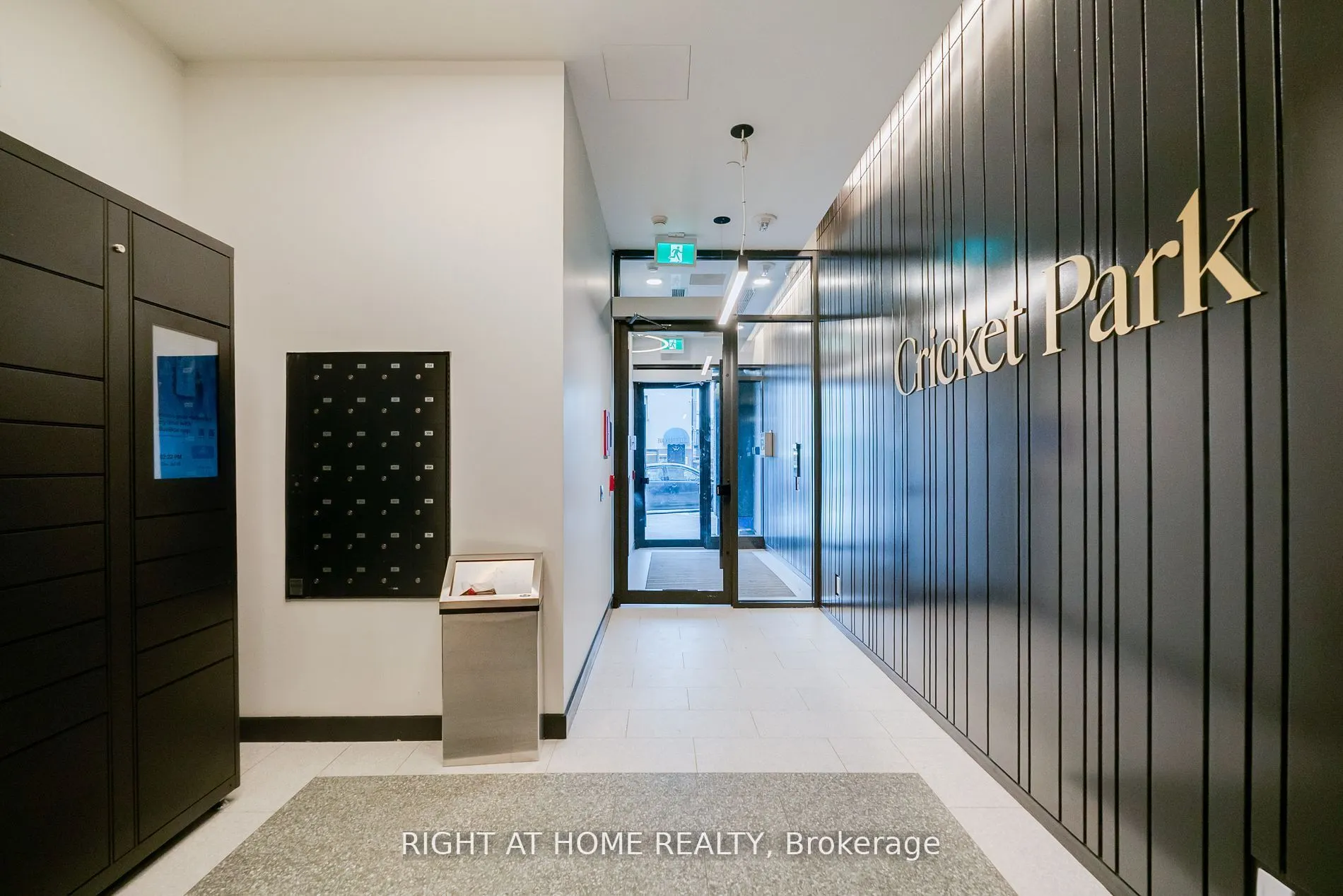7 Fairbank Avenue W, #402