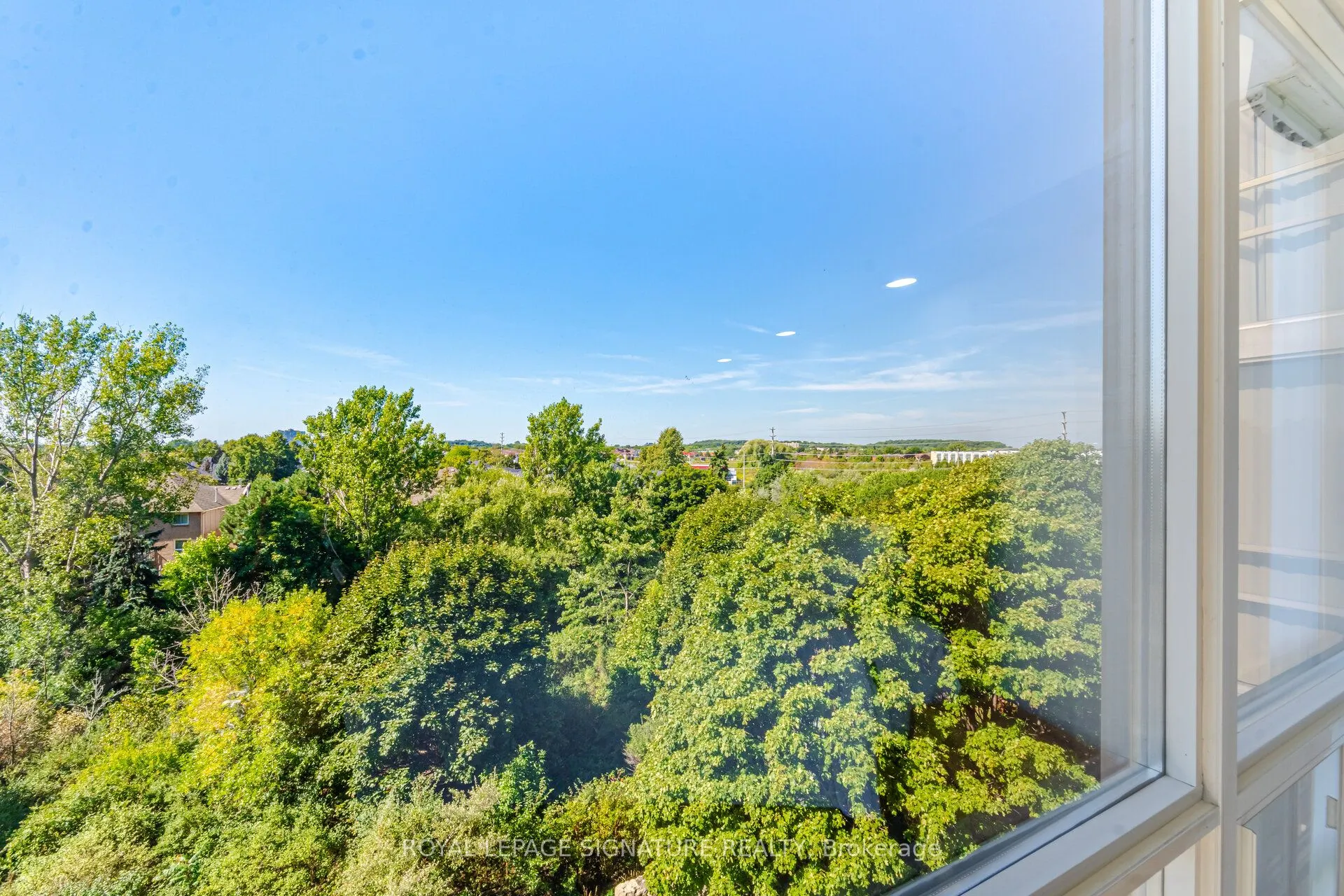 50 Eglinton Avenue W, #408