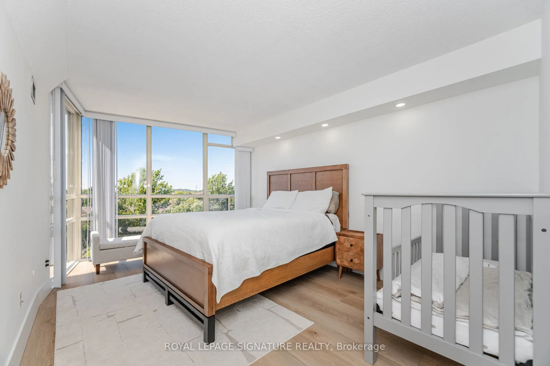 50 Eglinton Avenue W, #408