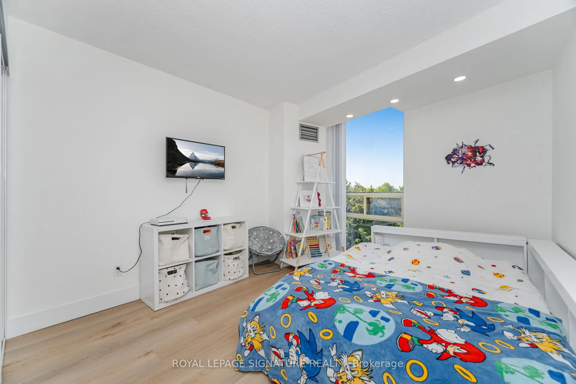 50 Eglinton Avenue W, #408