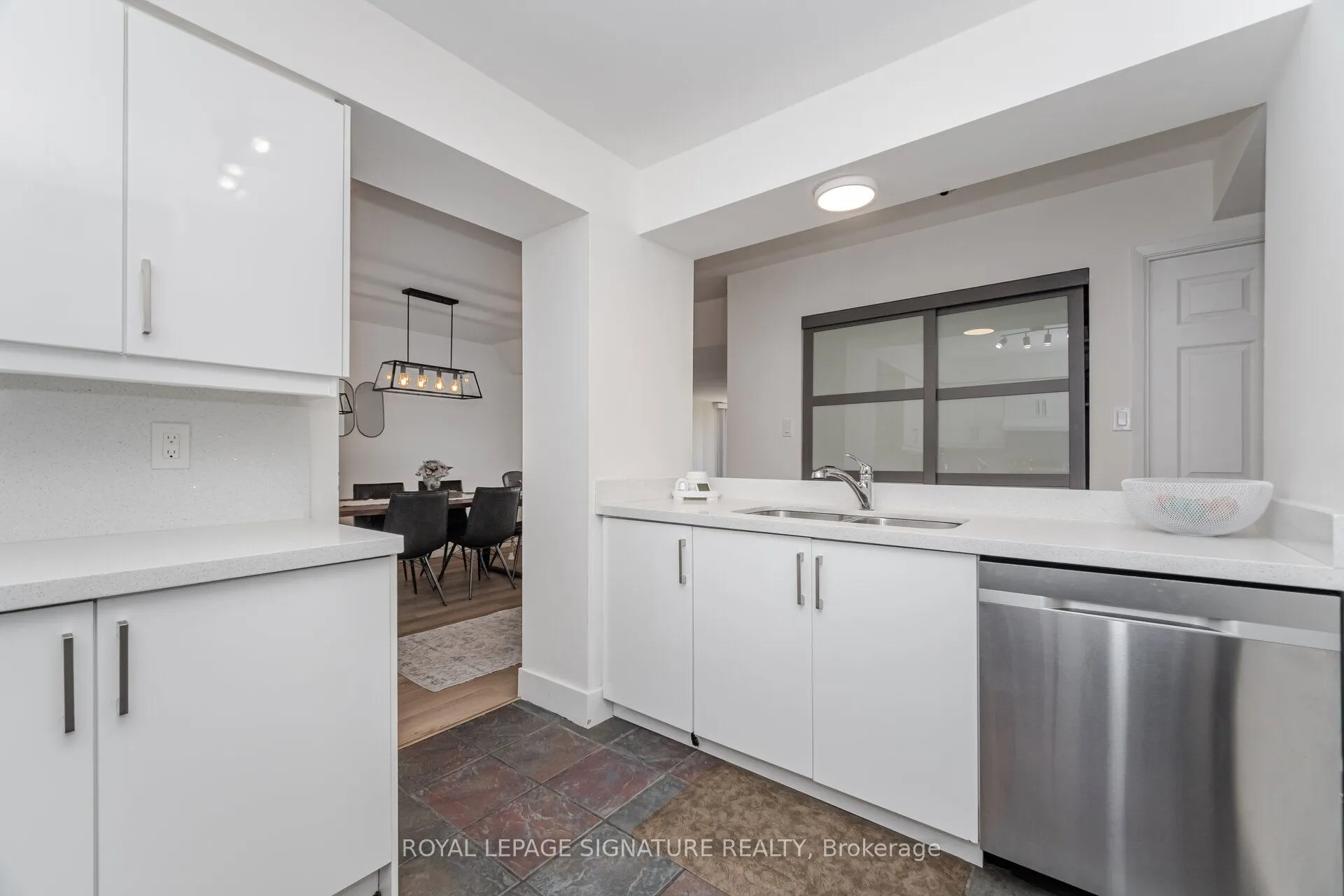 50 Eglinton Avenue W, #408