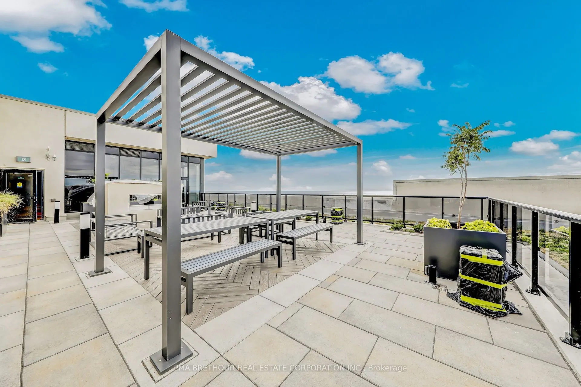 1035 Southdown Road, #1209