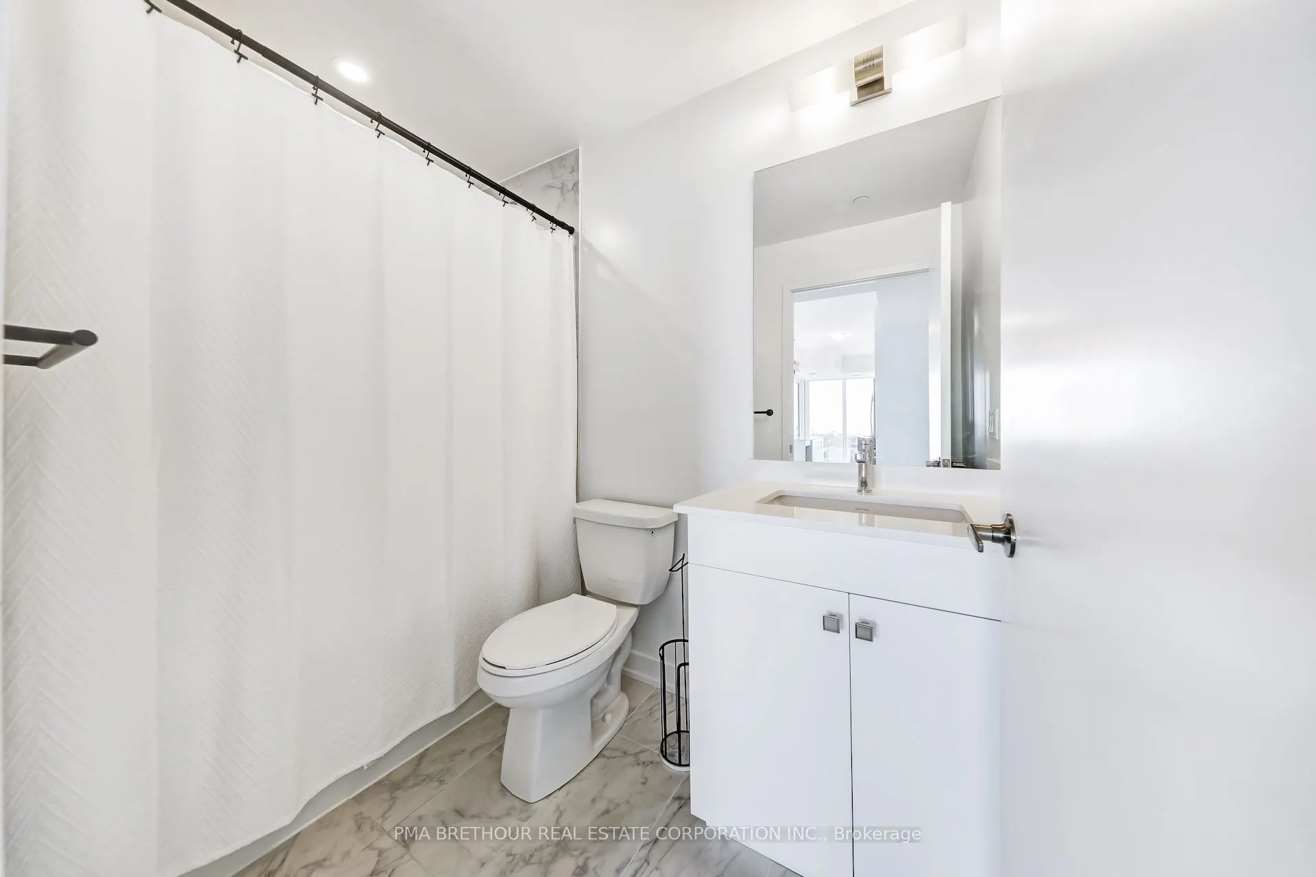 1035 Southdown Road, #1209