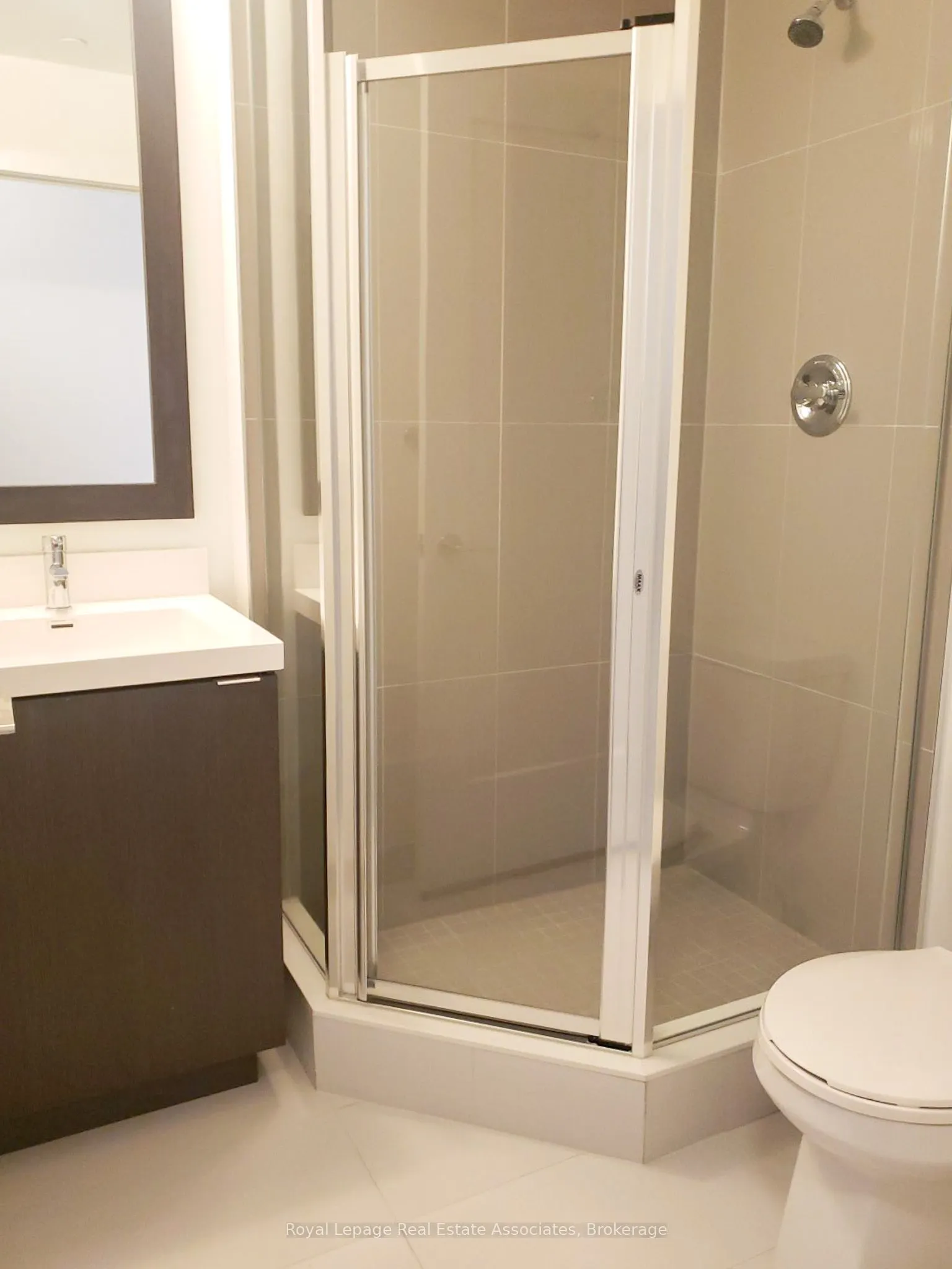 7 Mabelle Avenue, #4104