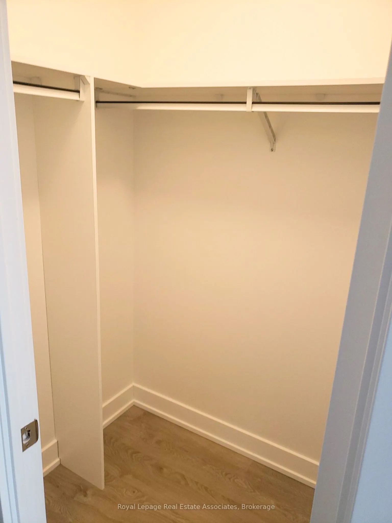 7 Mabelle Avenue, #4104