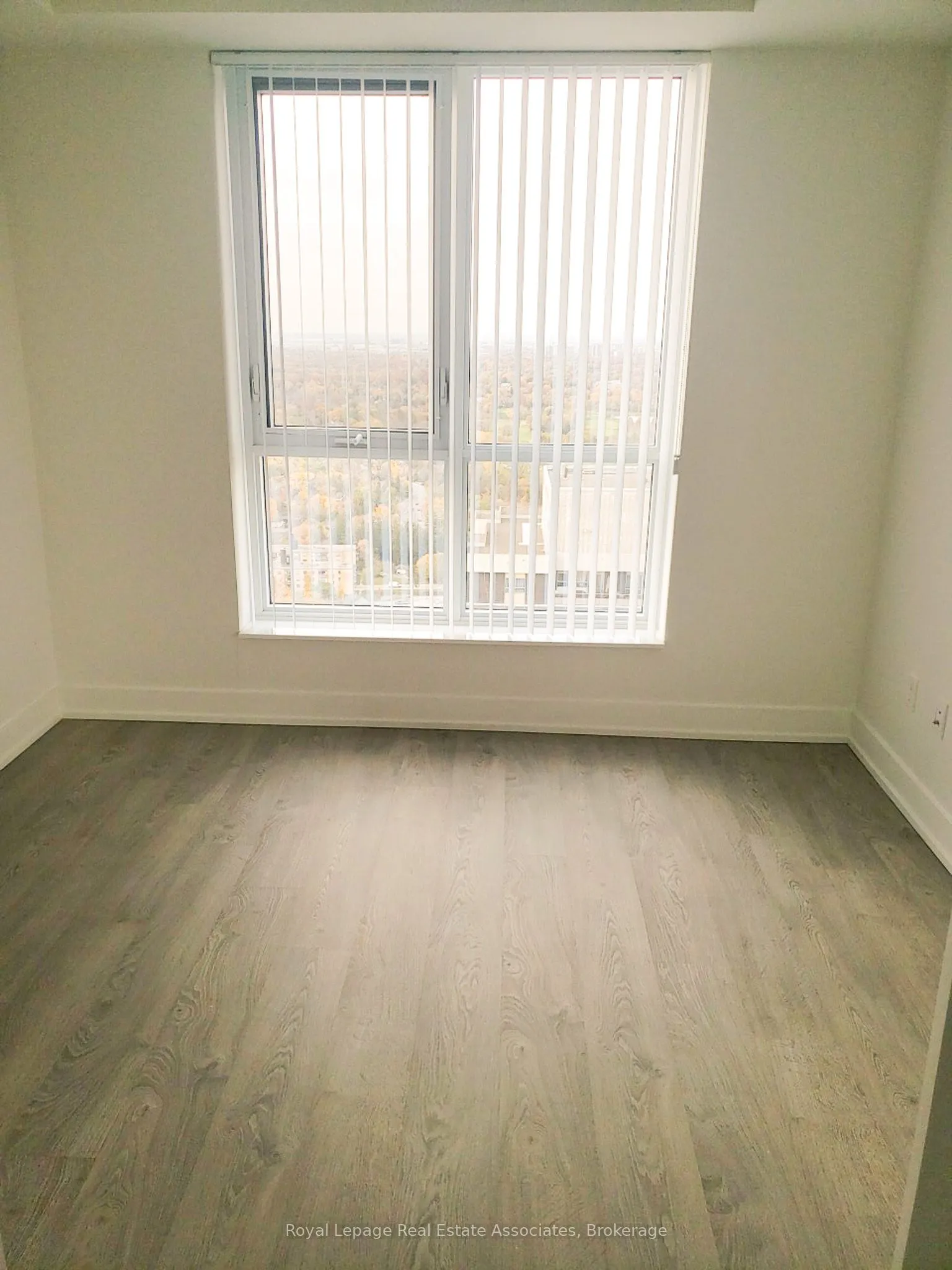 7 Mabelle Avenue, #4104