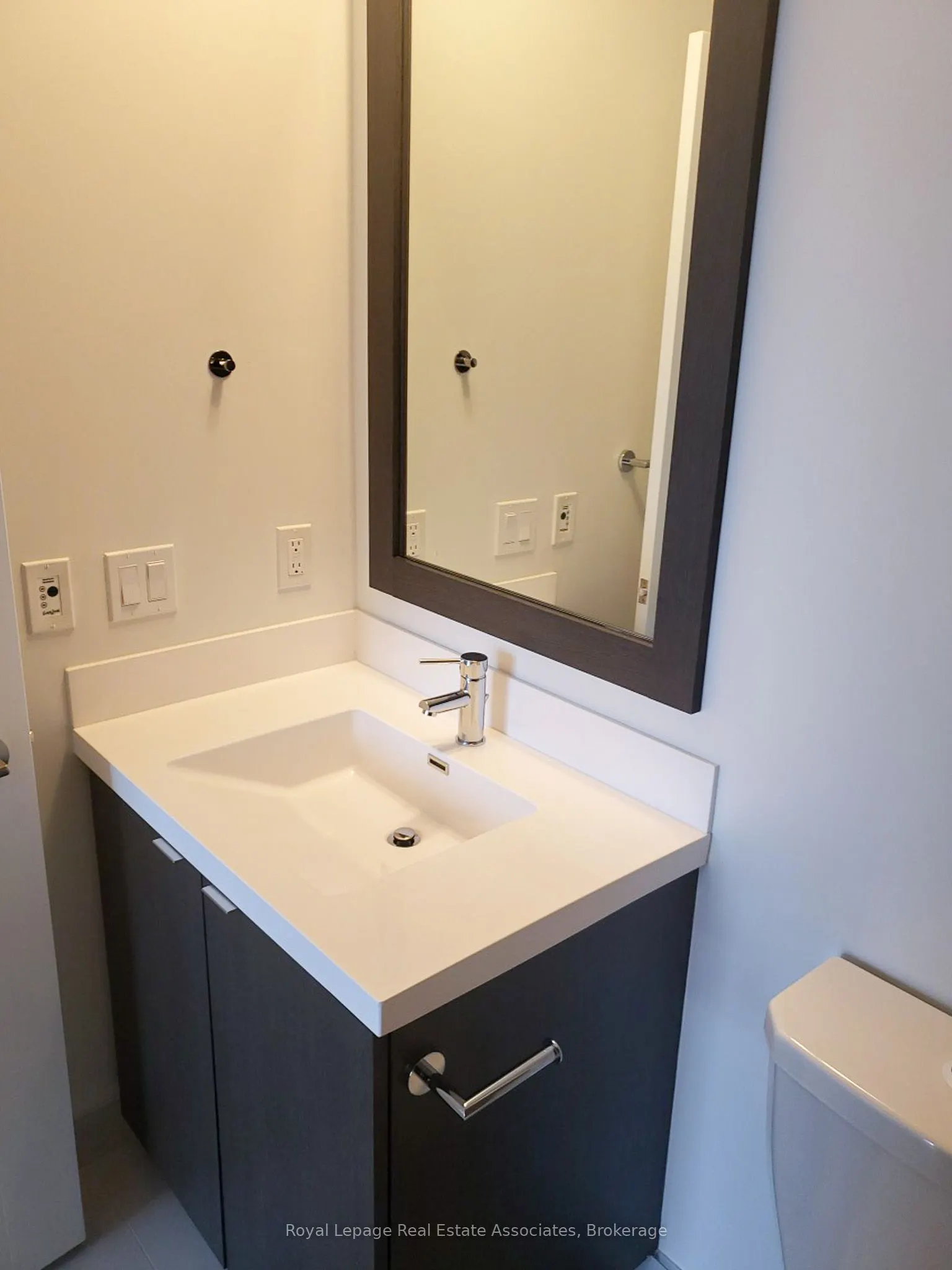7 Mabelle Avenue, #4104