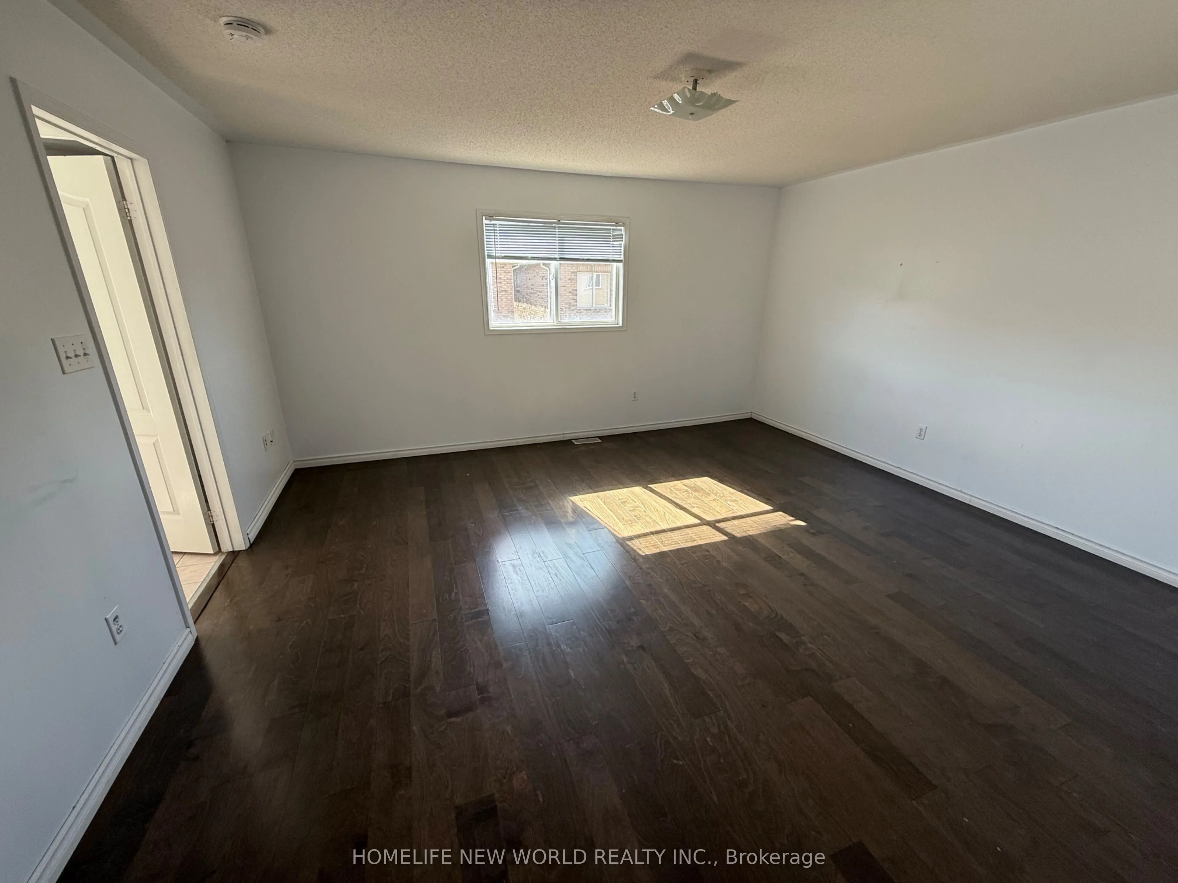 86 Jewel Crescent, #Upper