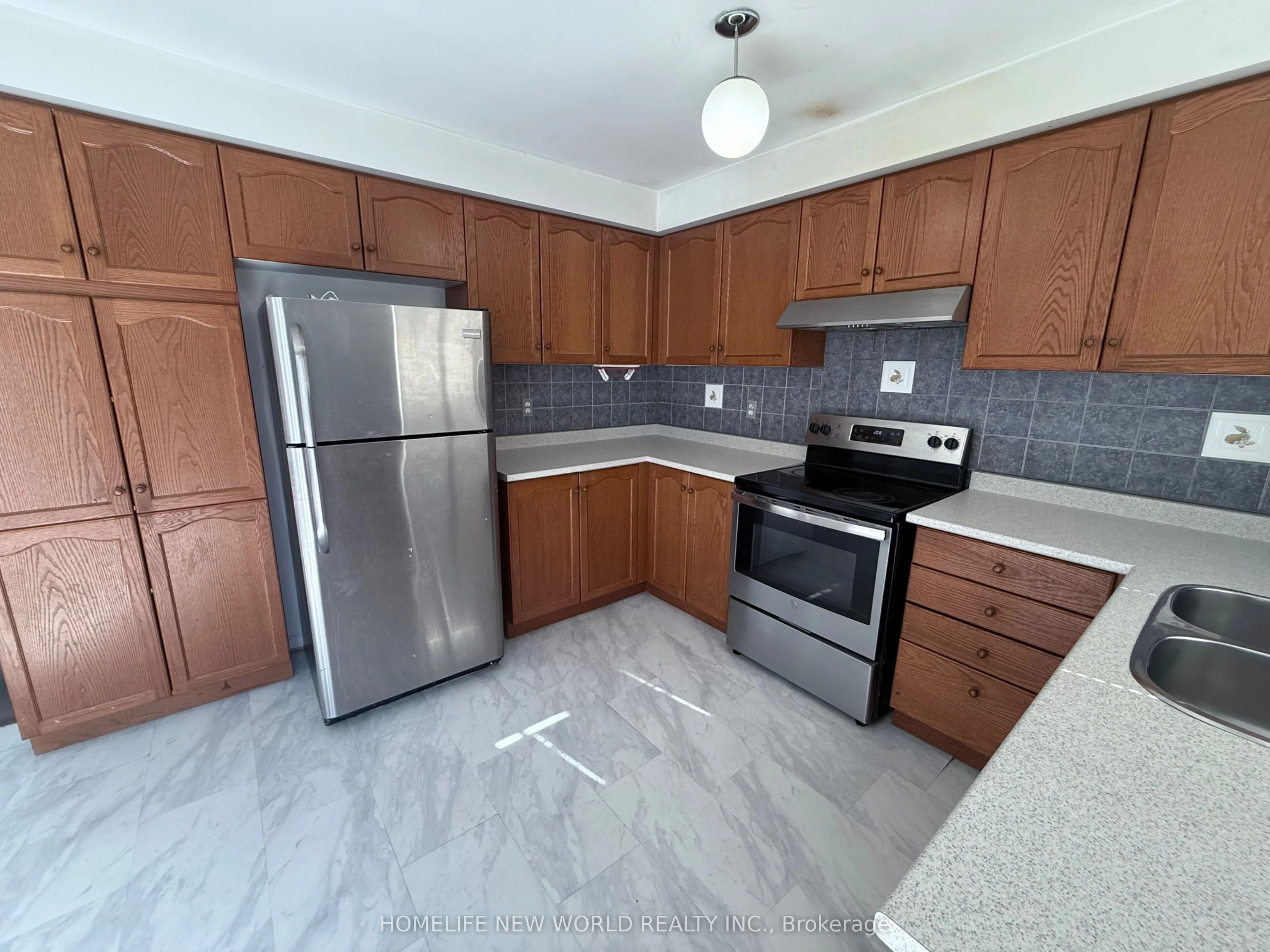 86 Jewel Crescent, #Upper