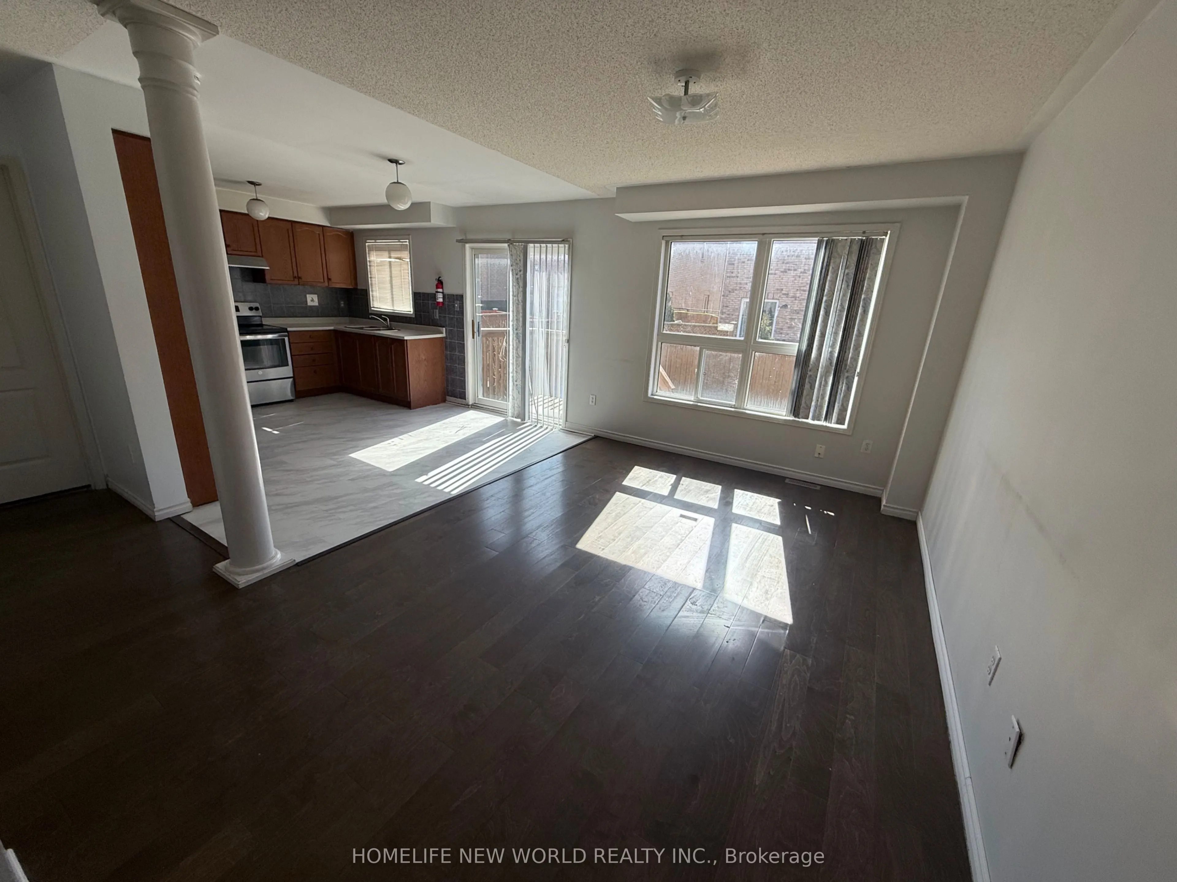 86 Jewel Crescent, #Upper