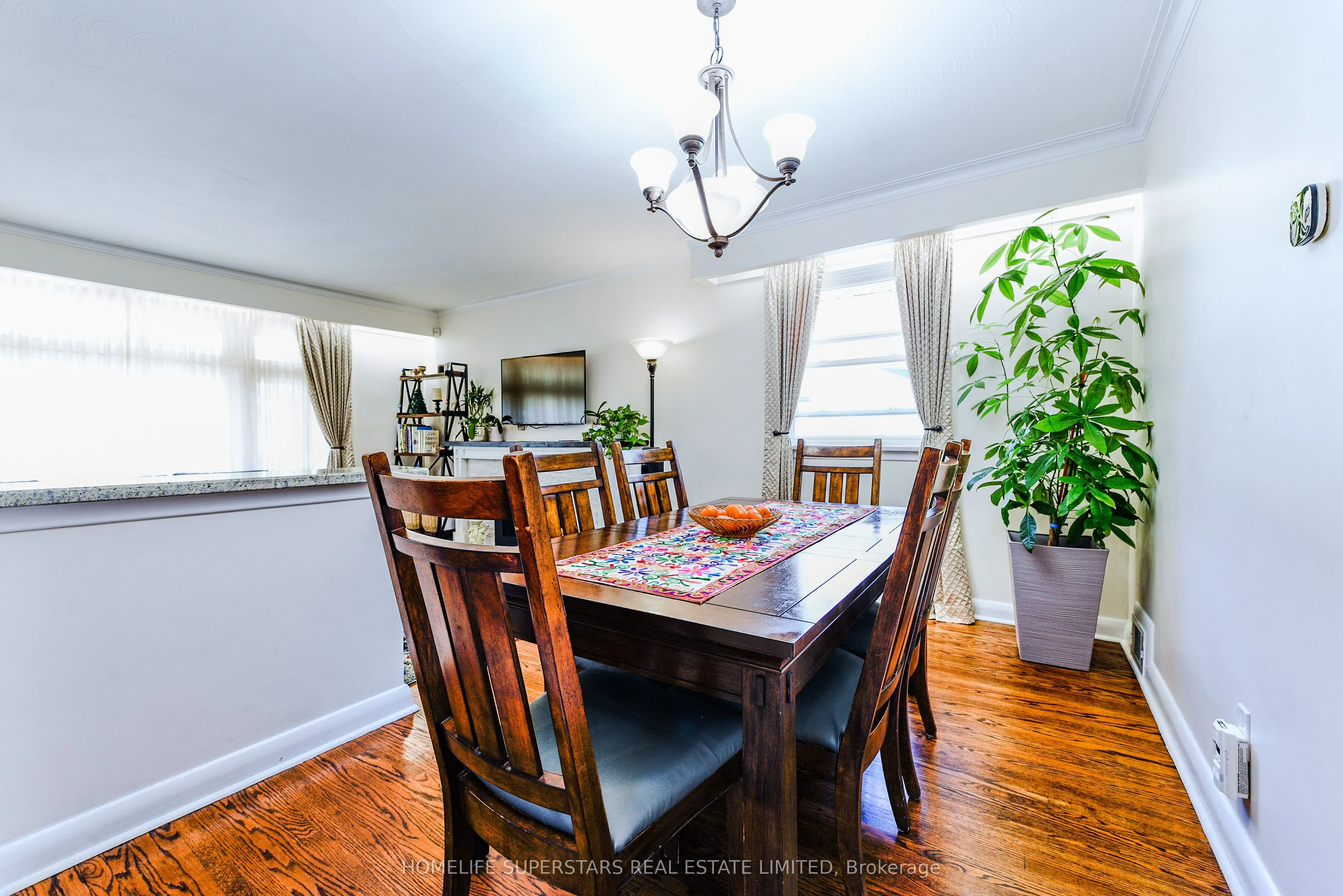 3987 Bloor Street W