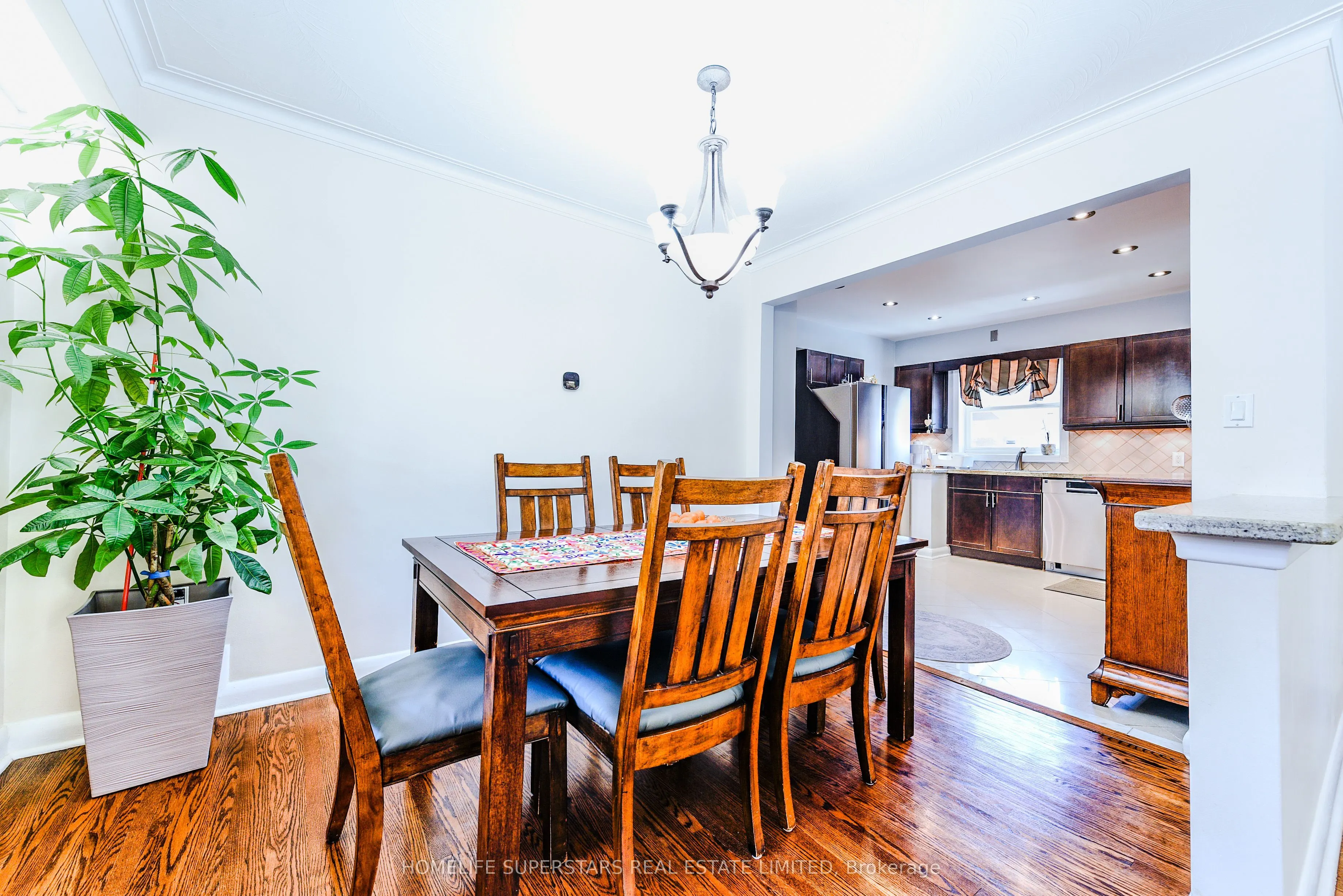 3987 Bloor Street W