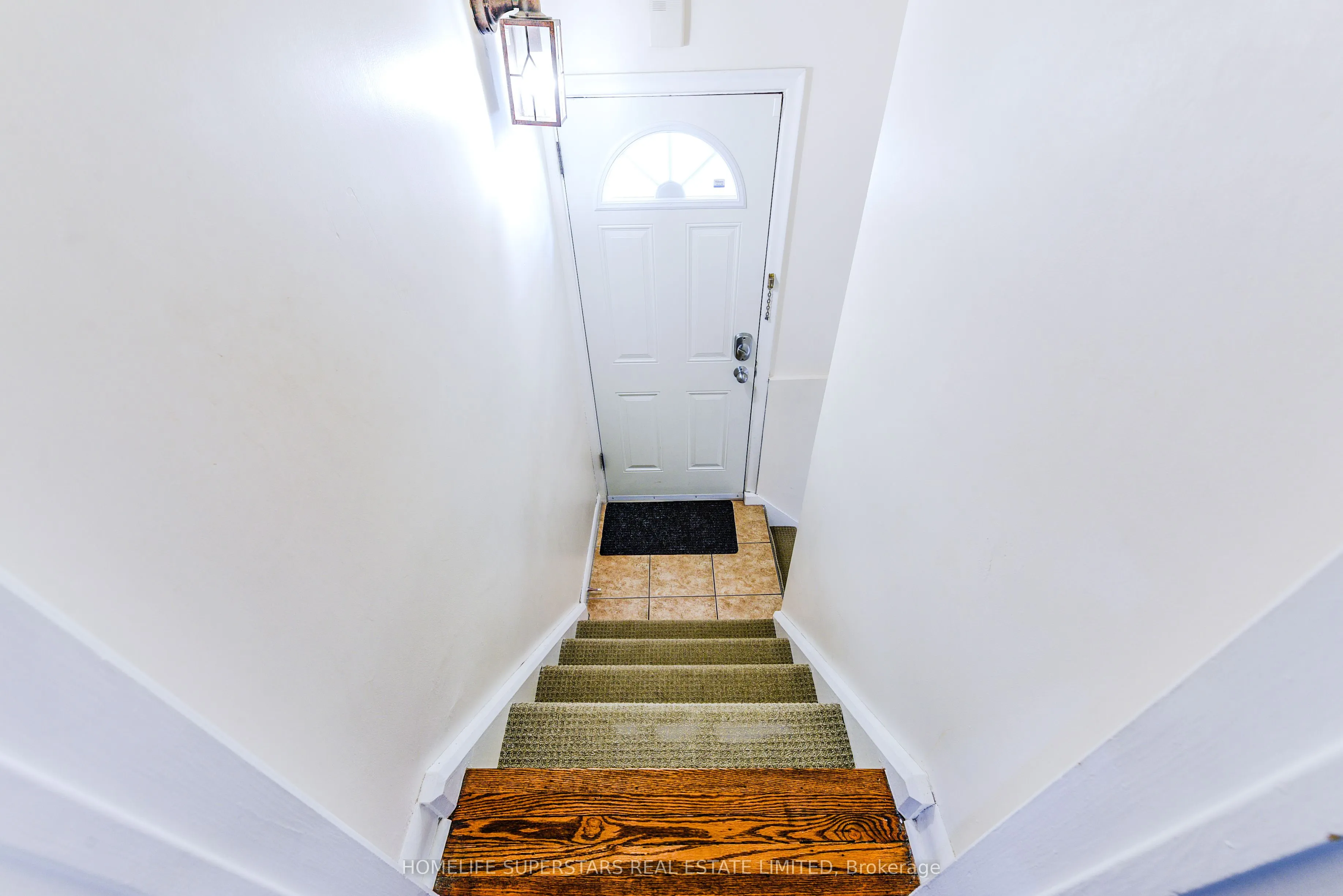 3987 Bloor Street W