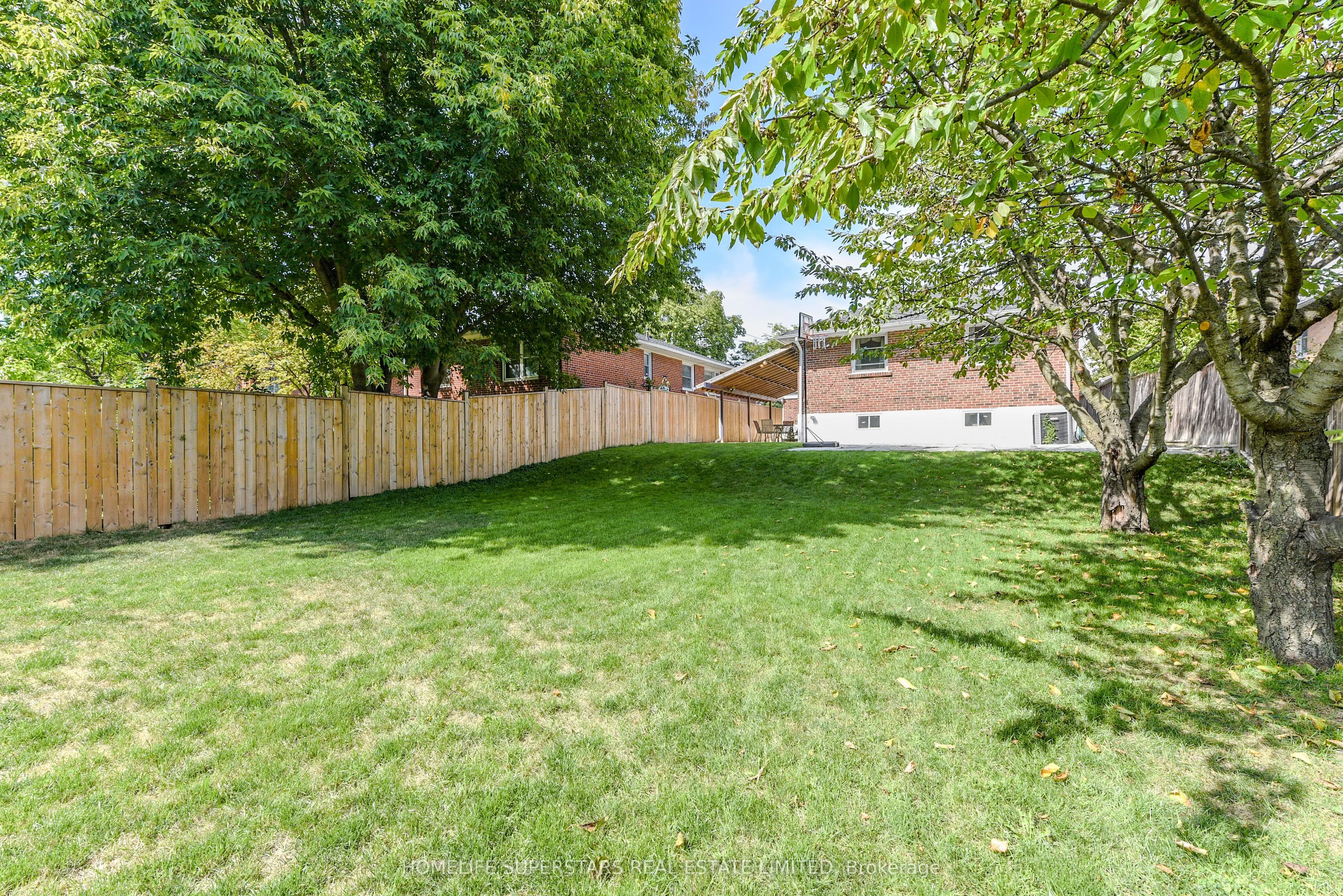 3987 Bloor Street W