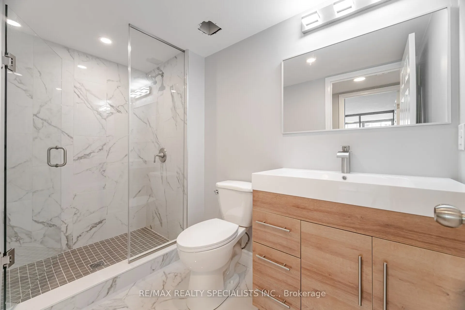 1240 Marlborough Court, #606