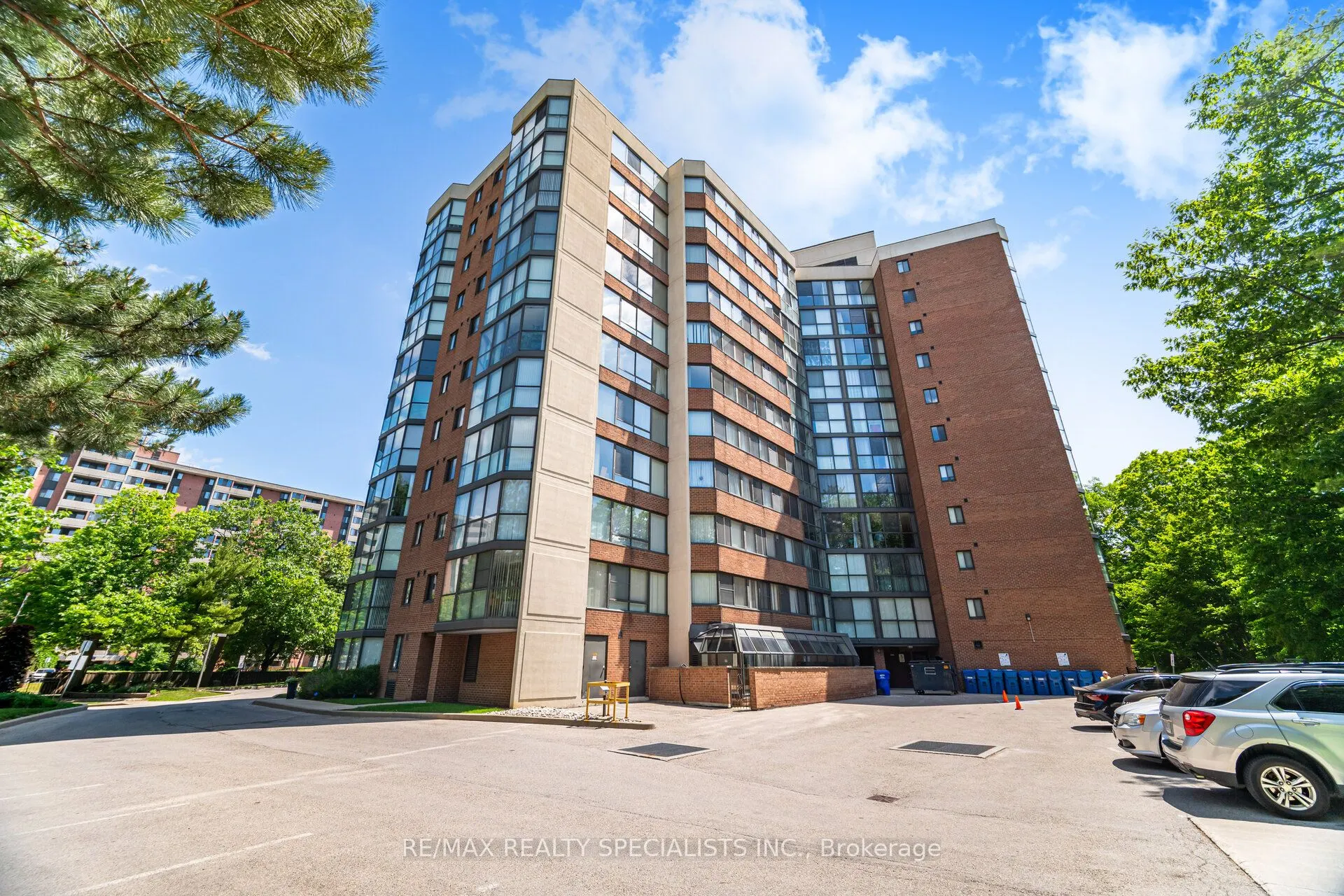 1240 Marlborough Court, #606