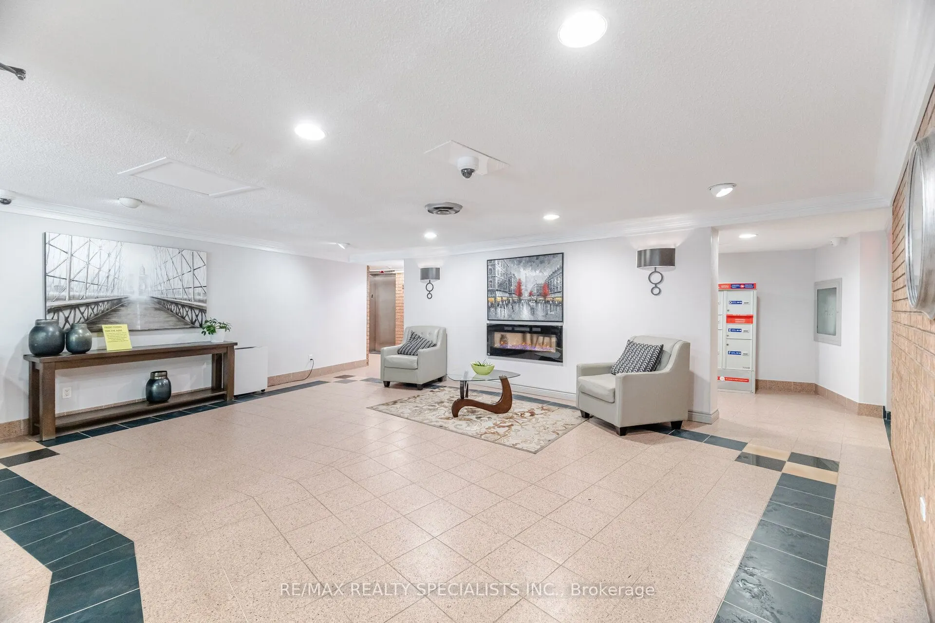 1240 Marlborough Court, #606