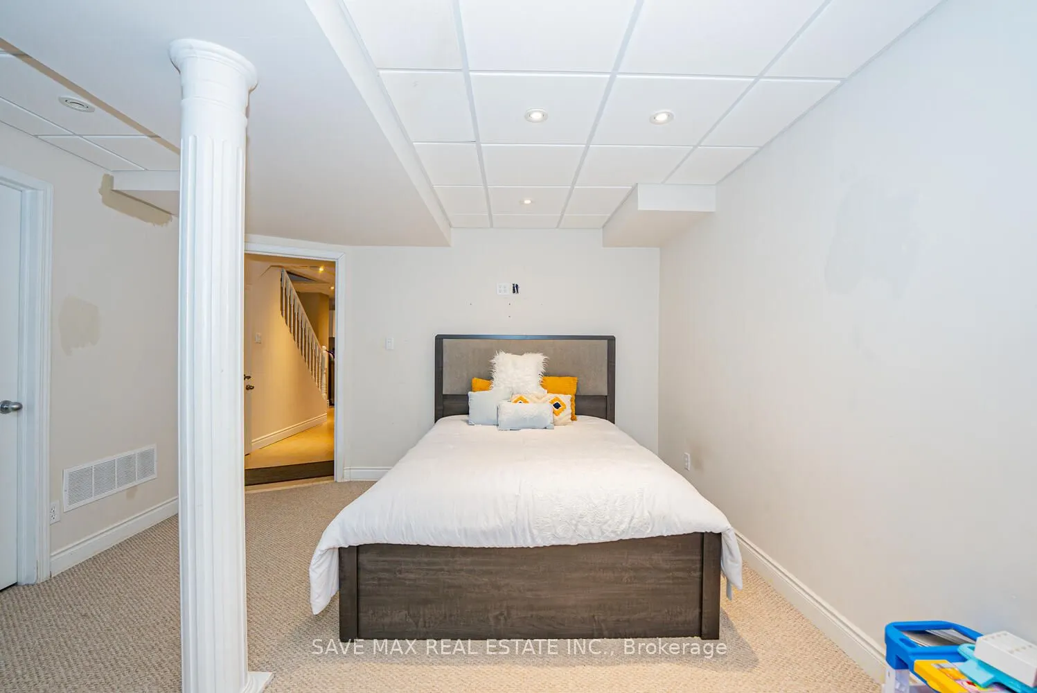 47 Woodcote Crescent