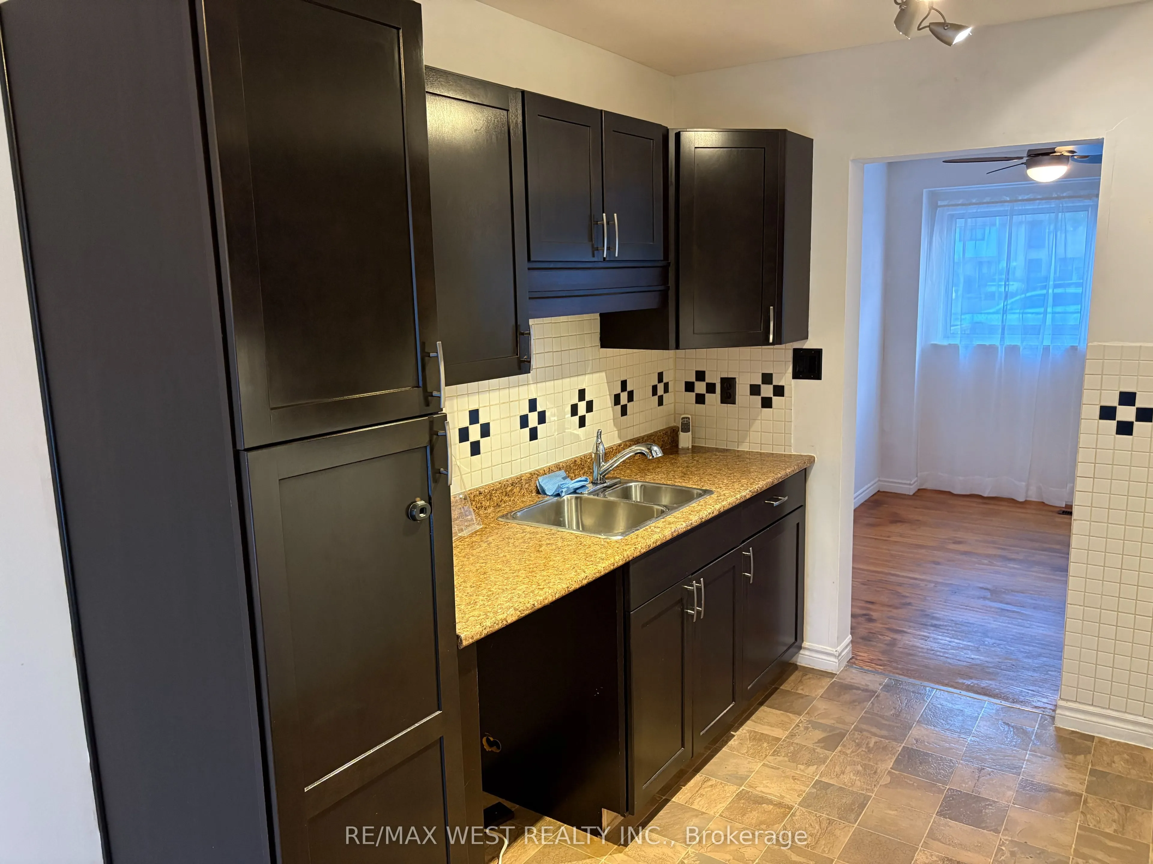 346 Fleetwood Crescent, #37