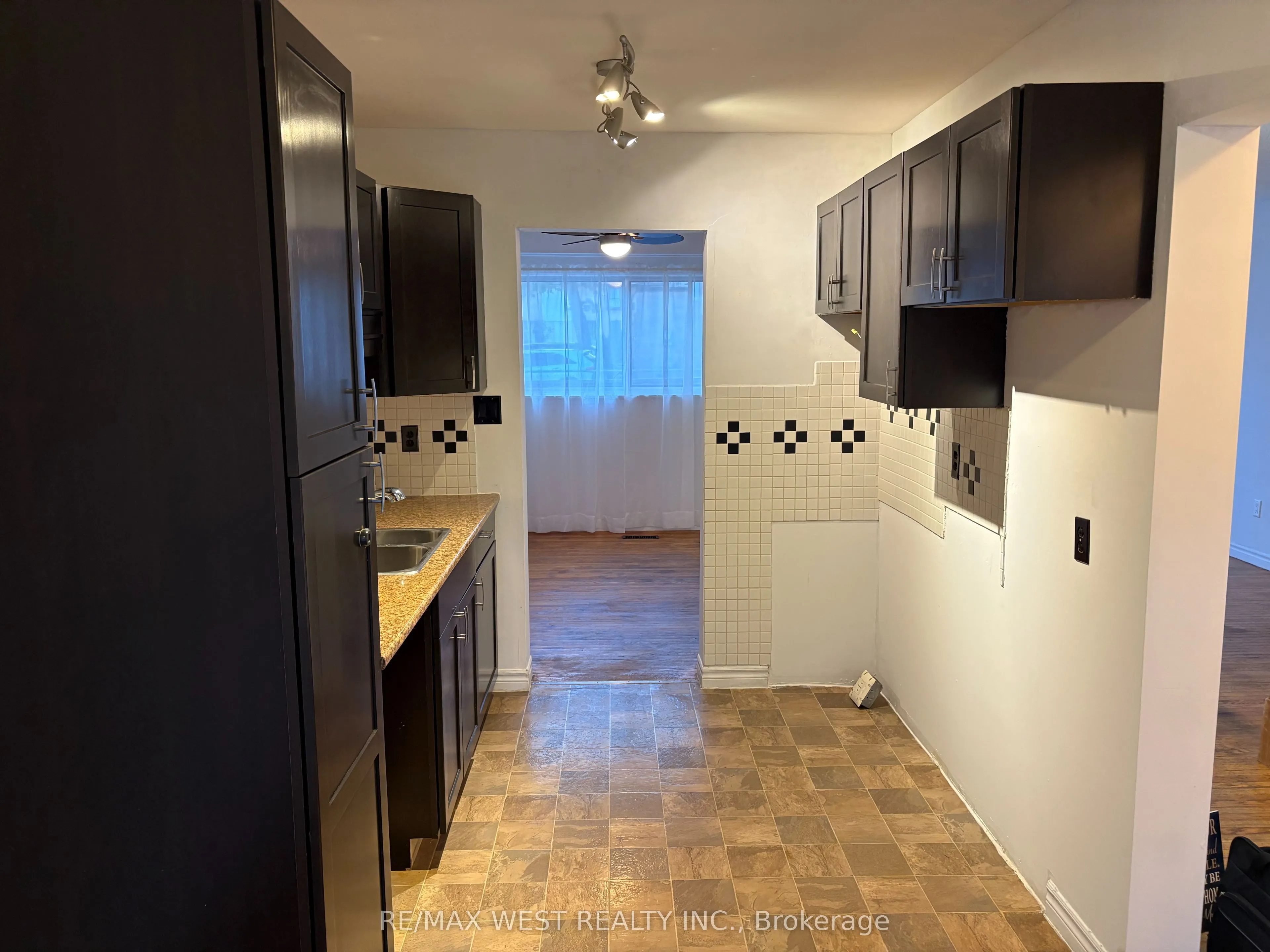 346 Fleetwood Crescent, #37