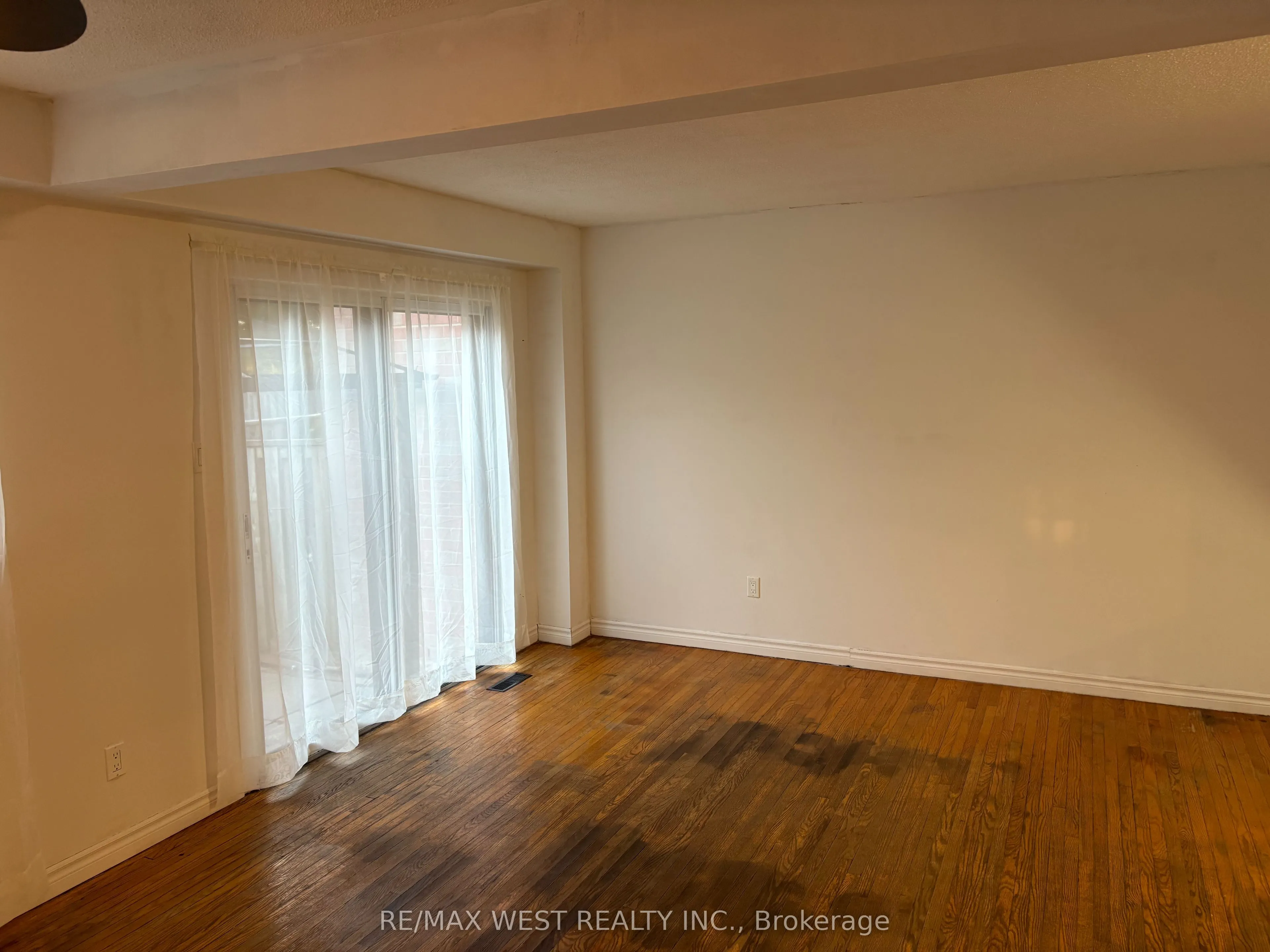 346 Fleetwood Crescent, #37